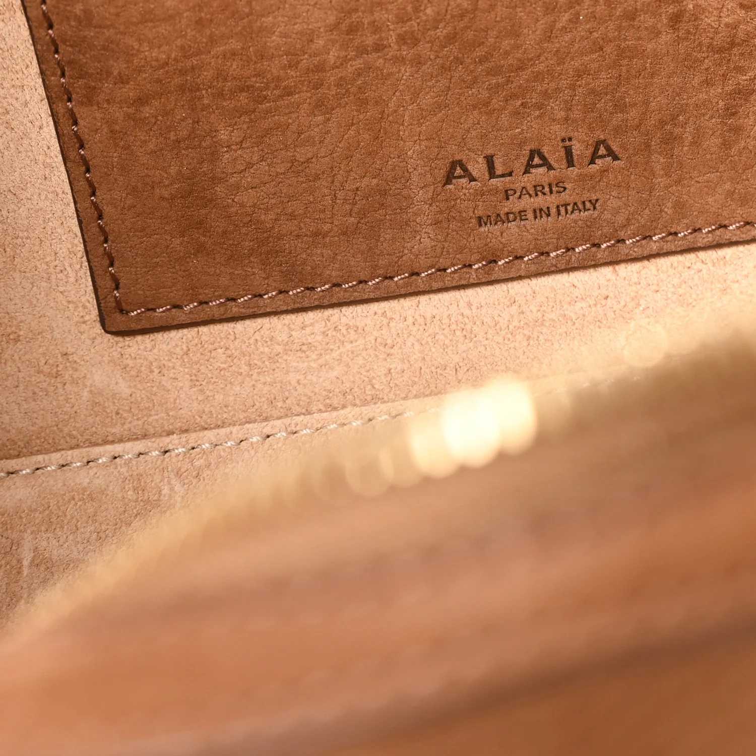 Nubuck Medium Le Teckel Bag Brown - Image 7