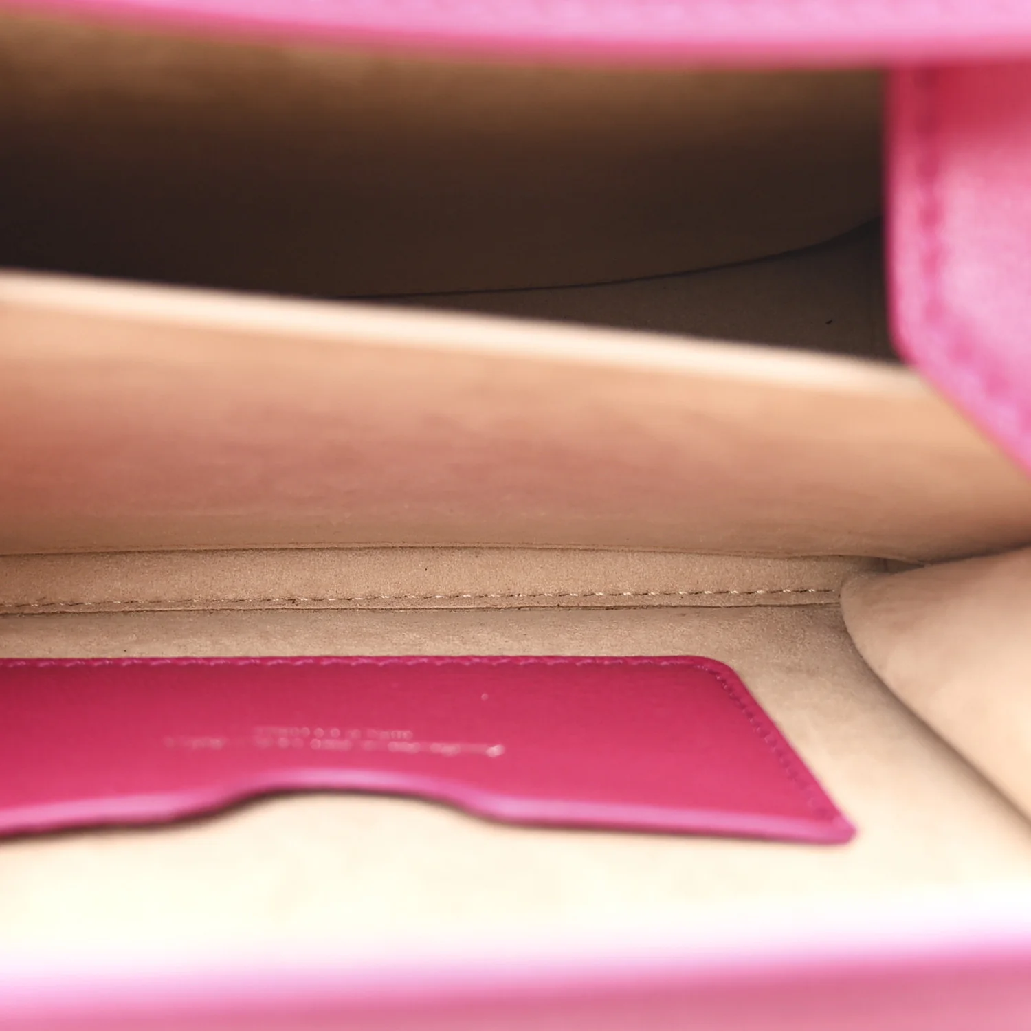 Silky Amish Grain Calfskin Box Shoulder Bag 19 Pink - Image 7