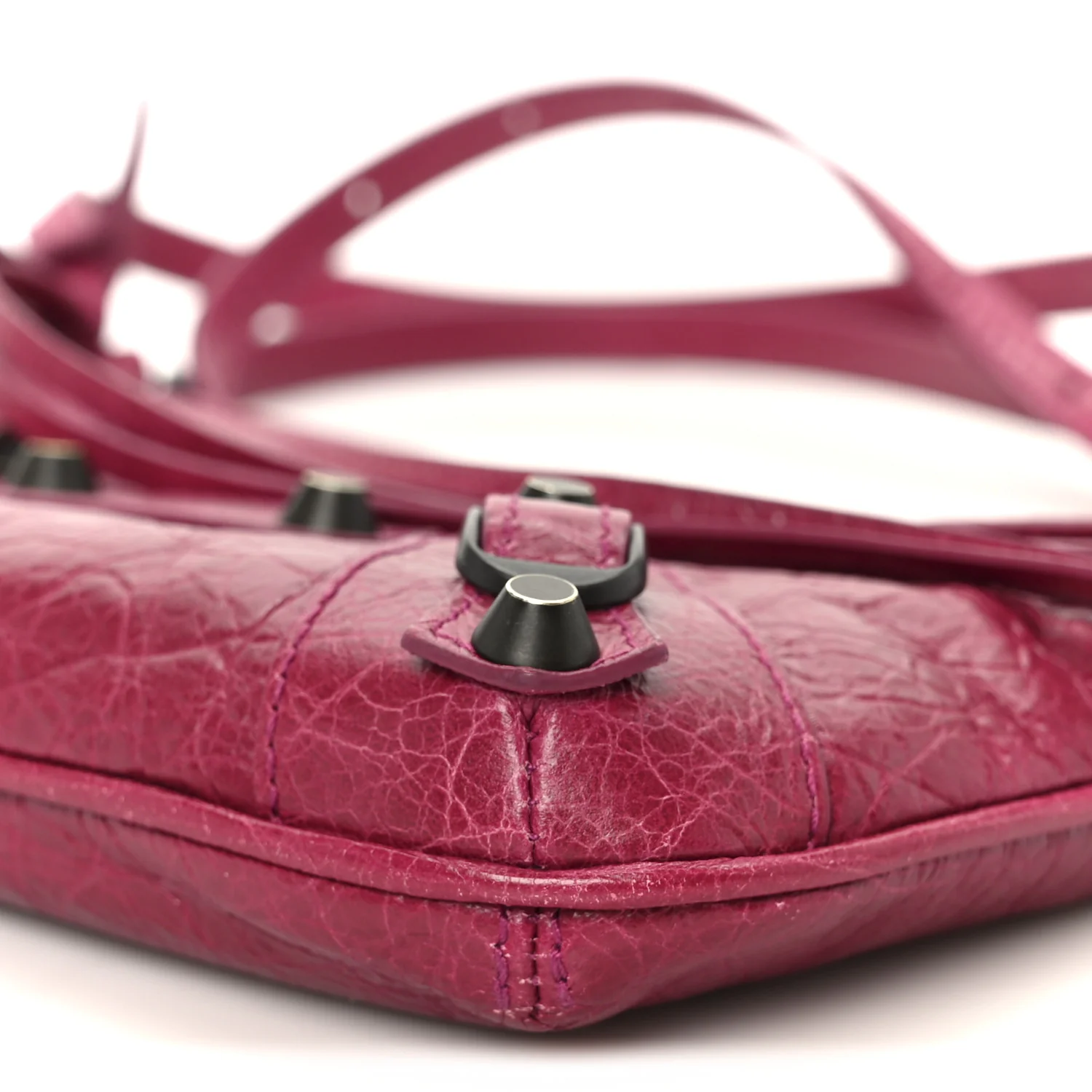 Agneau Arena Classic Hardware Le City Pouch On Strap Framboise - Image 10