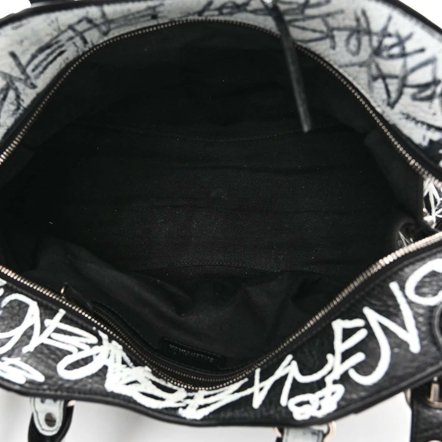 Agneau Arena Graffiti Neo Cagole City Handbag Black White - Image 5