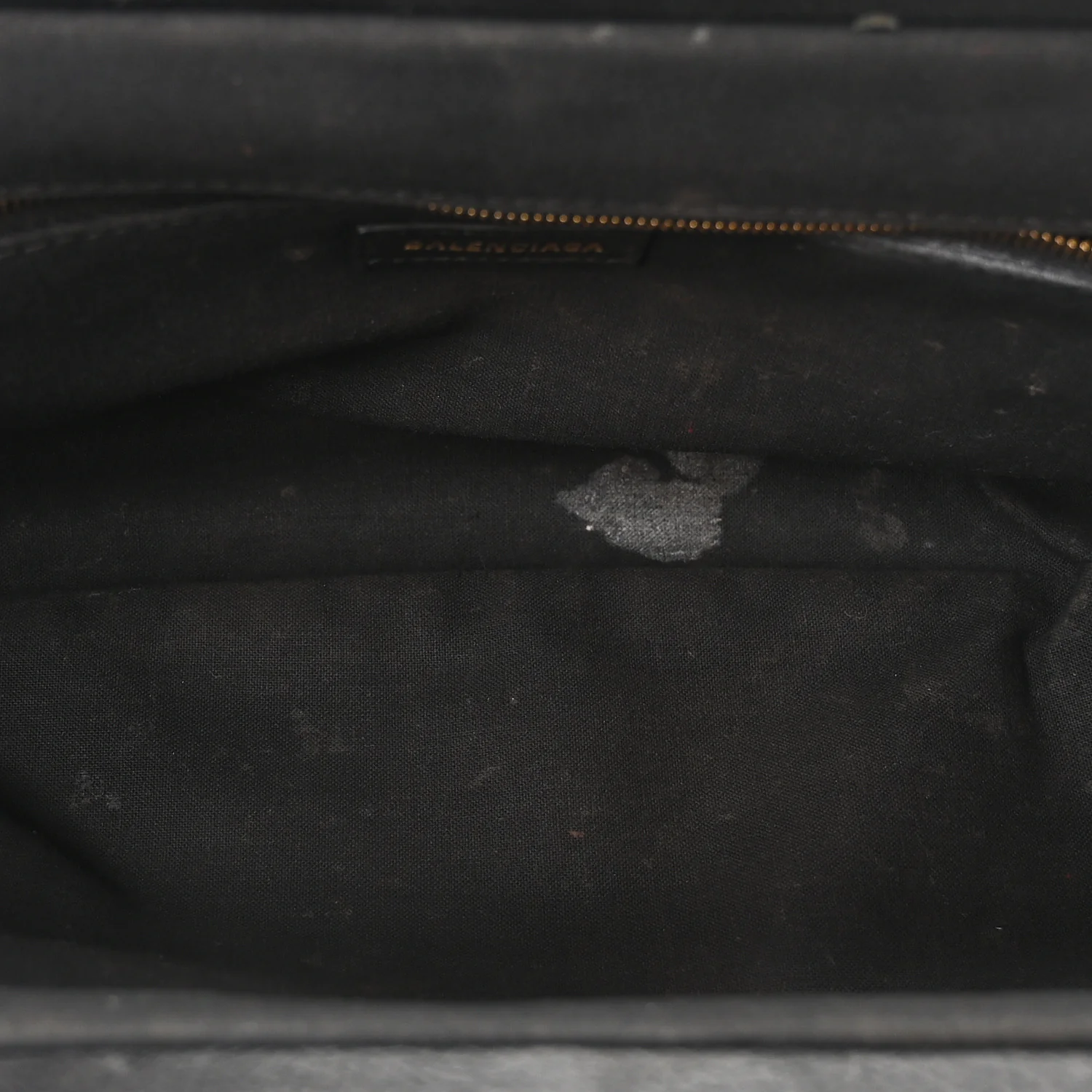 Grained Calfskin Logo XL Cloud Clutch Black - Image 5