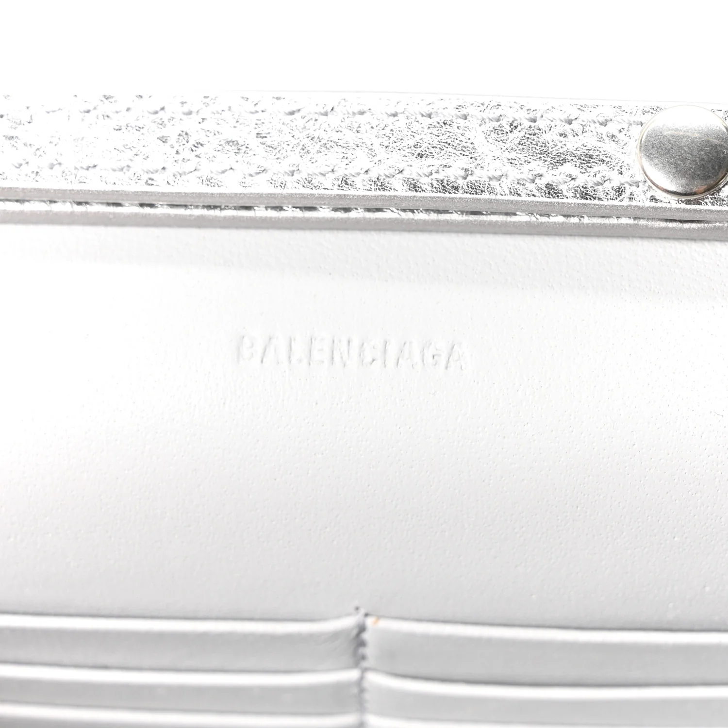 Metallized Arena Lambskin Classic Silver Hardware Le City Wallet On Chain Silver - Image 6