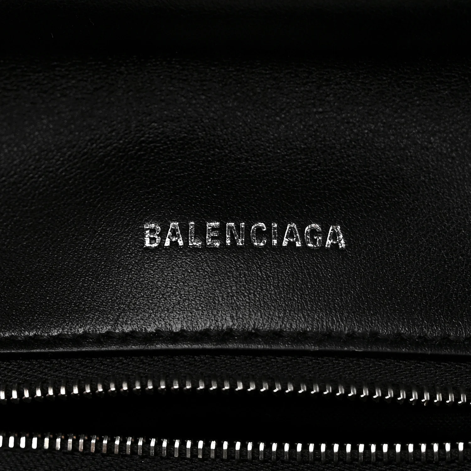 Nappa Calfskin Quilted Touch B Puffy Clutch Black - Image 6