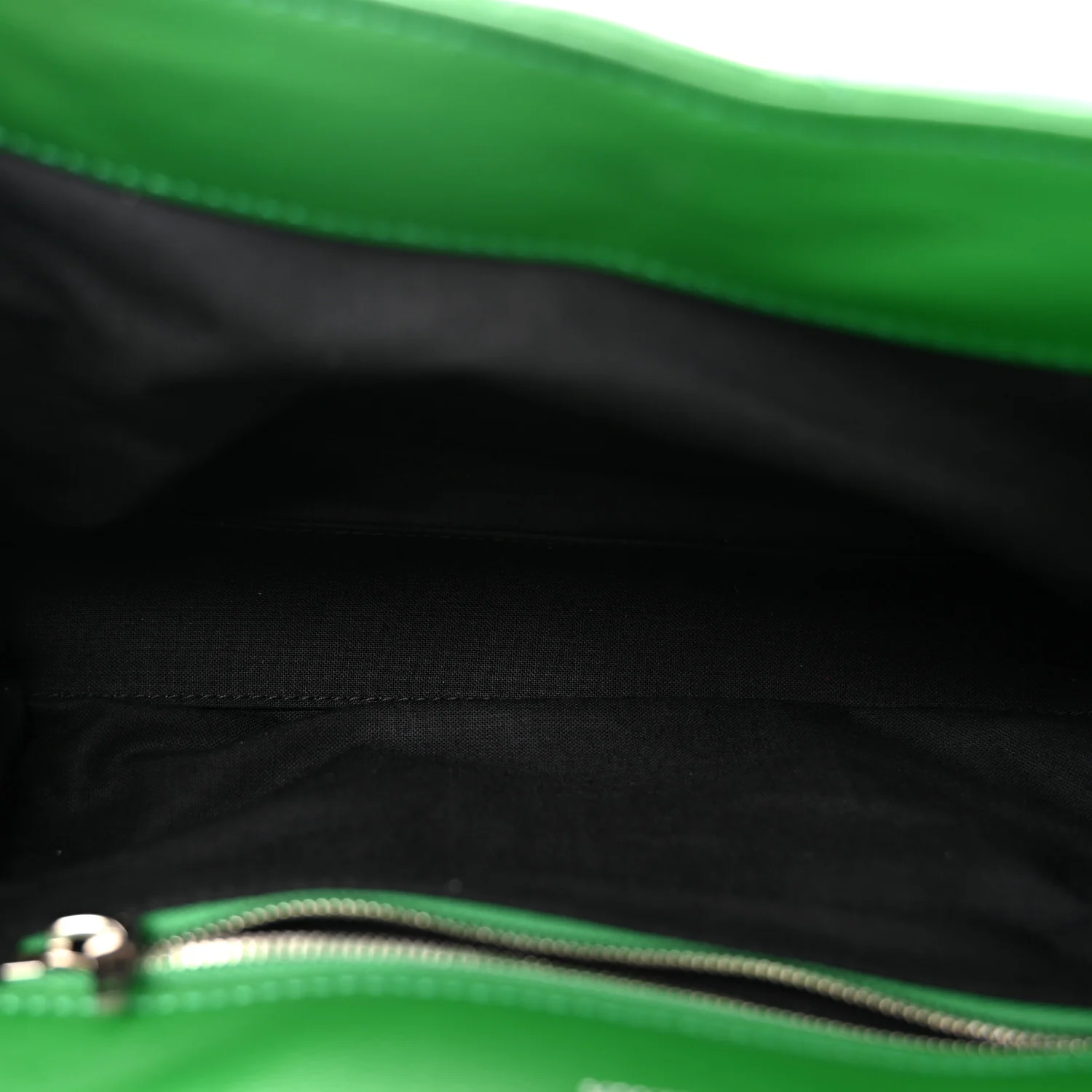 Nappa Calfskin Quilted Touch B Puffy Clutch Leaf Green - Image 5