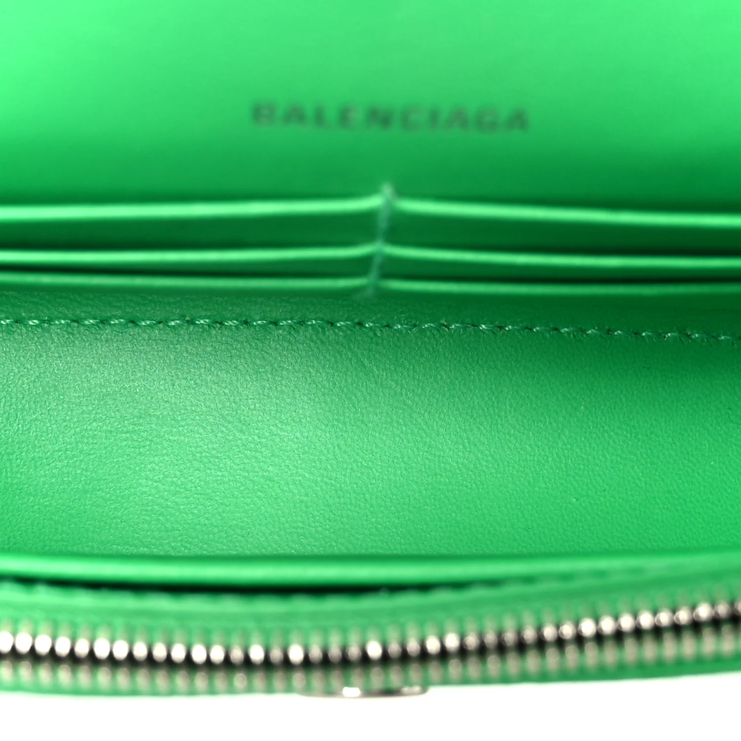 Shiny Calfskin Crocodile Embossed Hourglass Chain Bag Vivid Green - Image 5