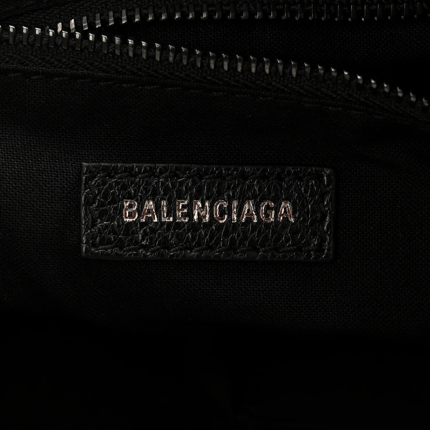 Shiny Grained Goatskin Black Metallic Edge City Black - Image 7