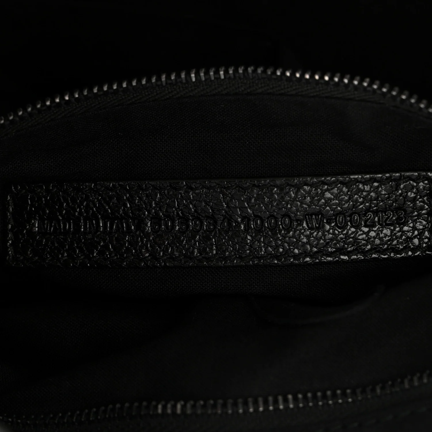 Shiny Grained Goatskin Black Metallic Edge City Black - Image 8