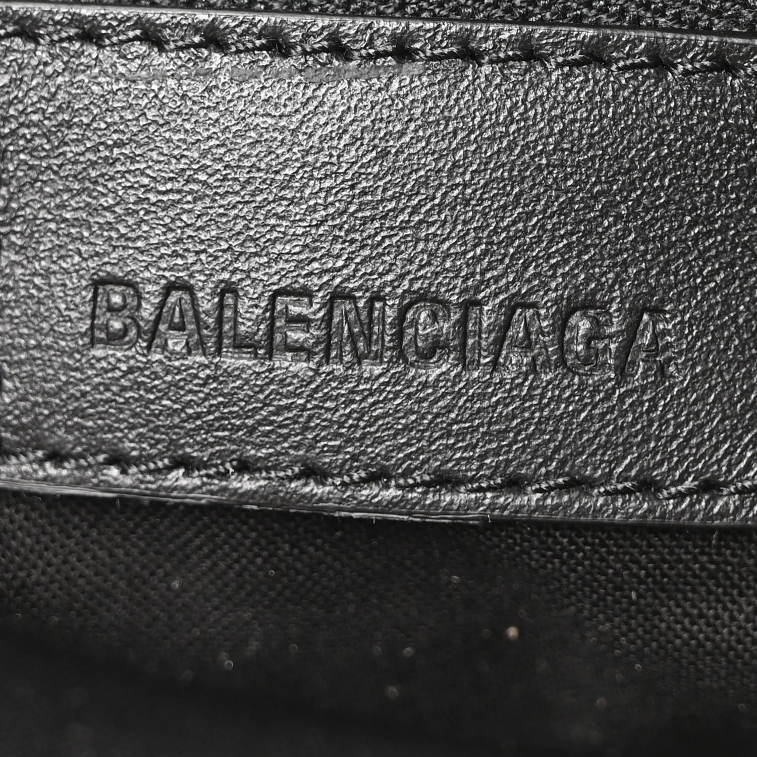 Suede Calfskin Classic Hardware Medium Le City Camel - Image 6