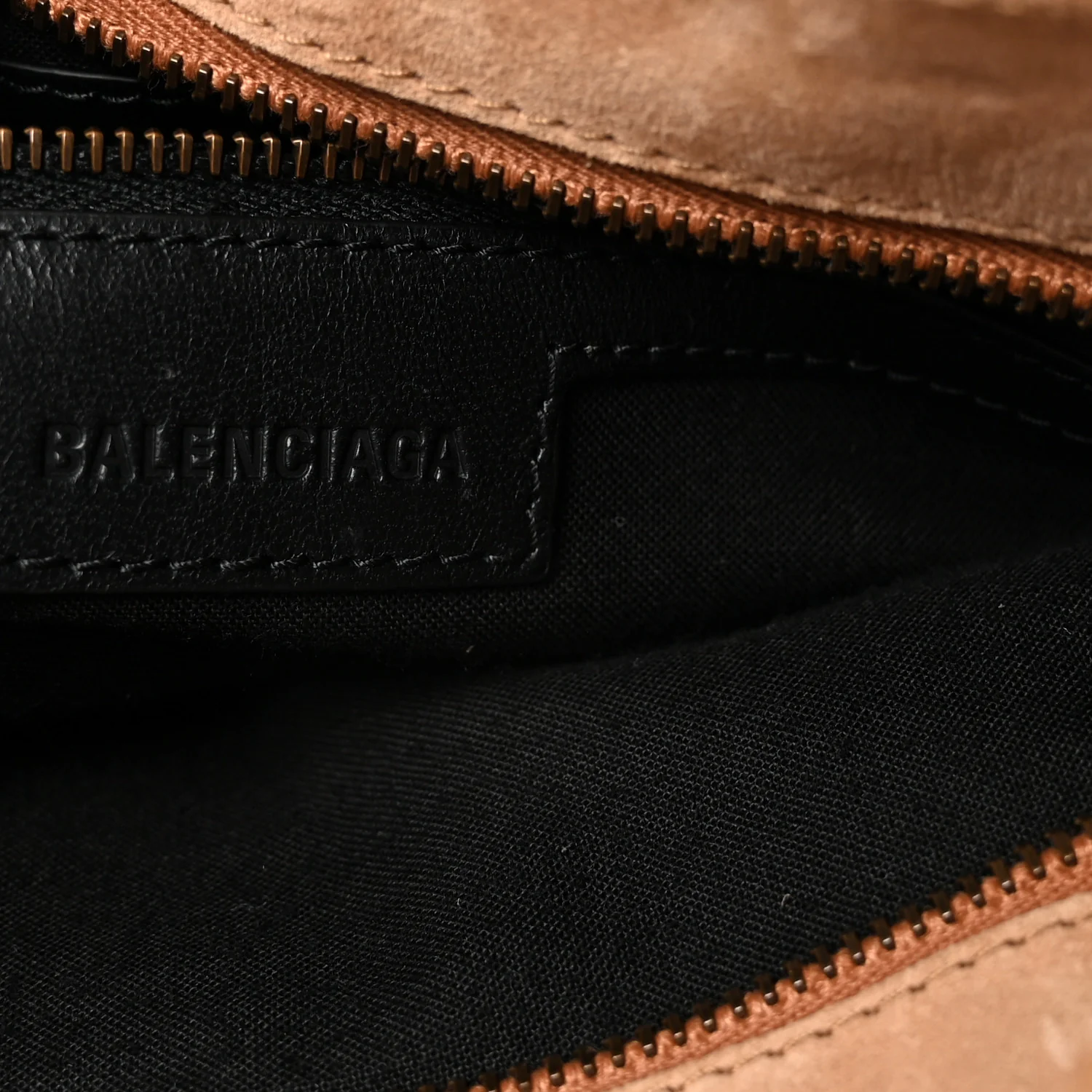 Suede Calfskin Classic Hardware Medium Le City Camel - Image 6