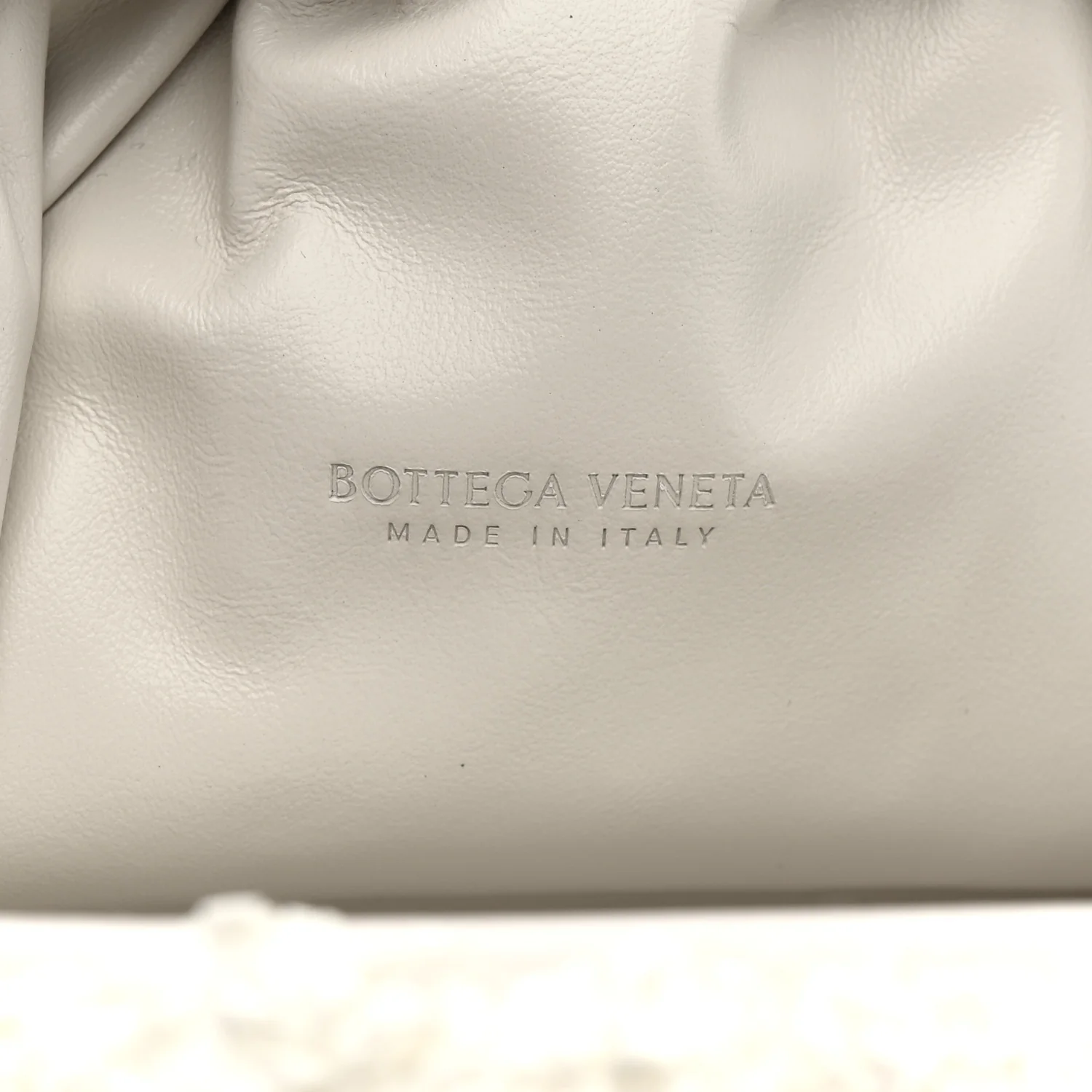 Boucle Curly Raffia The Mini Pouch White Chalk - Image 10
