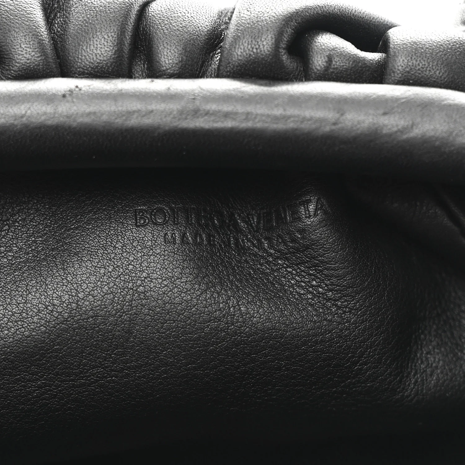 Butter Calfskin The Mini Pouch Black - Image 6