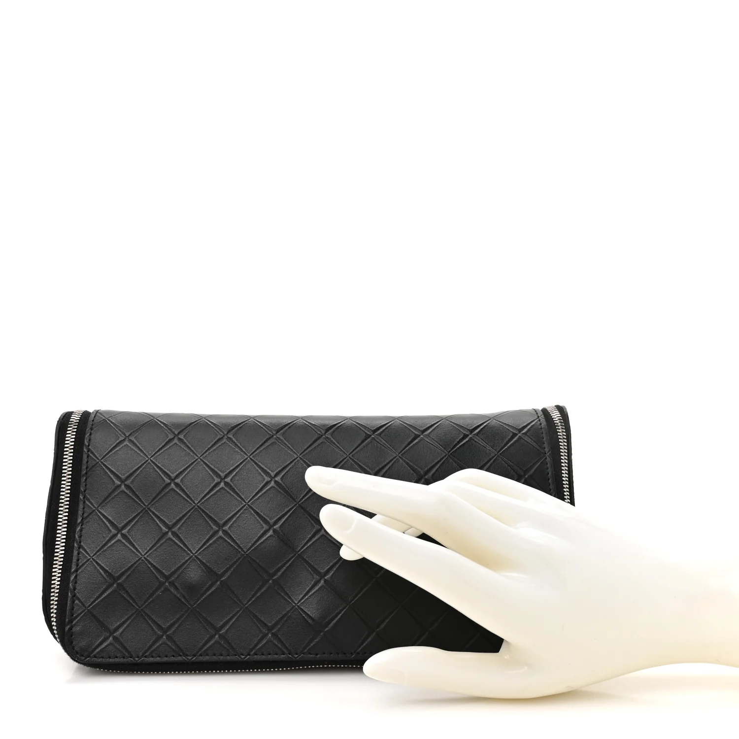 Calfskin Intarsio Toiletry Case Black - Image 3