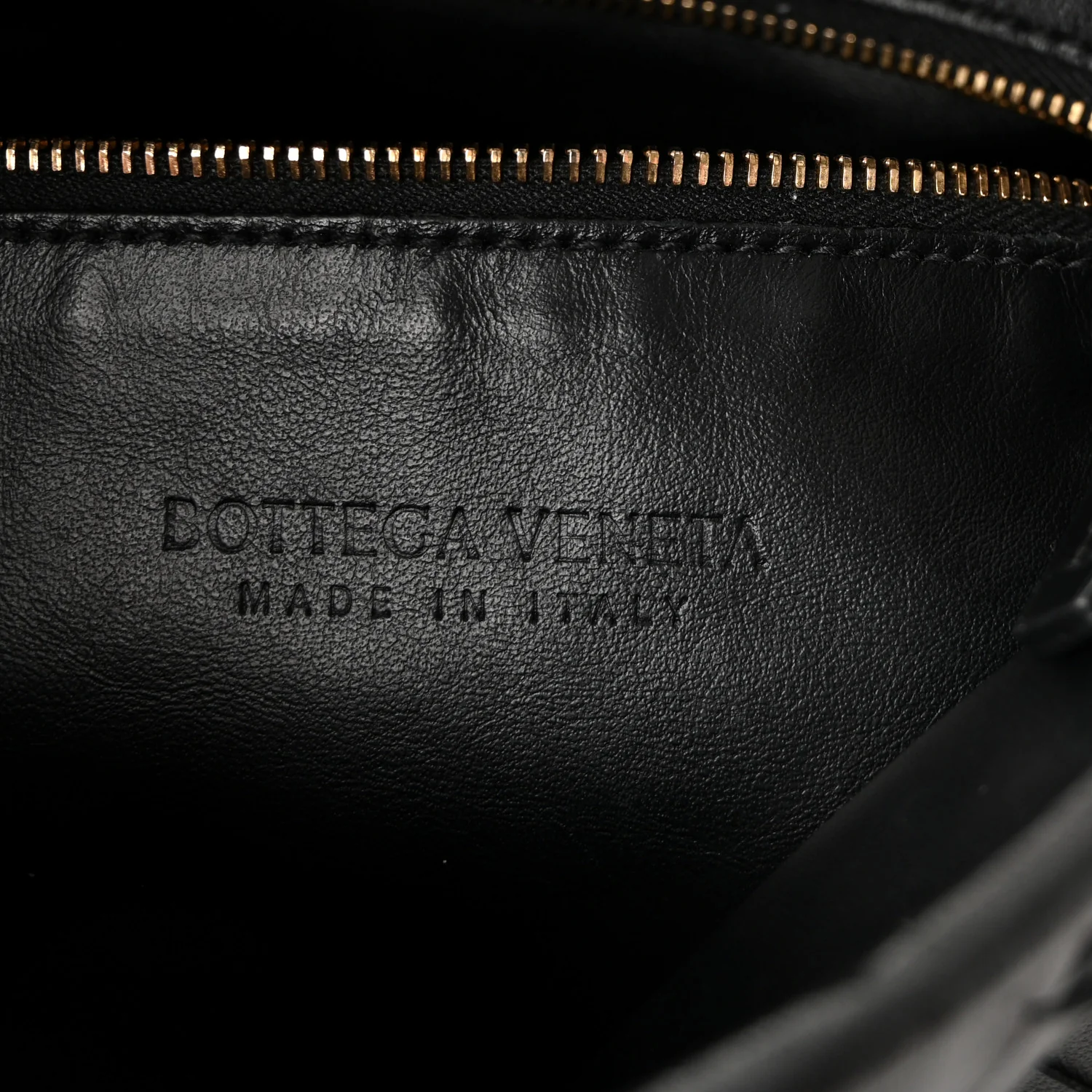 Calfskin Intrecciato Small Hop Black - Image 6