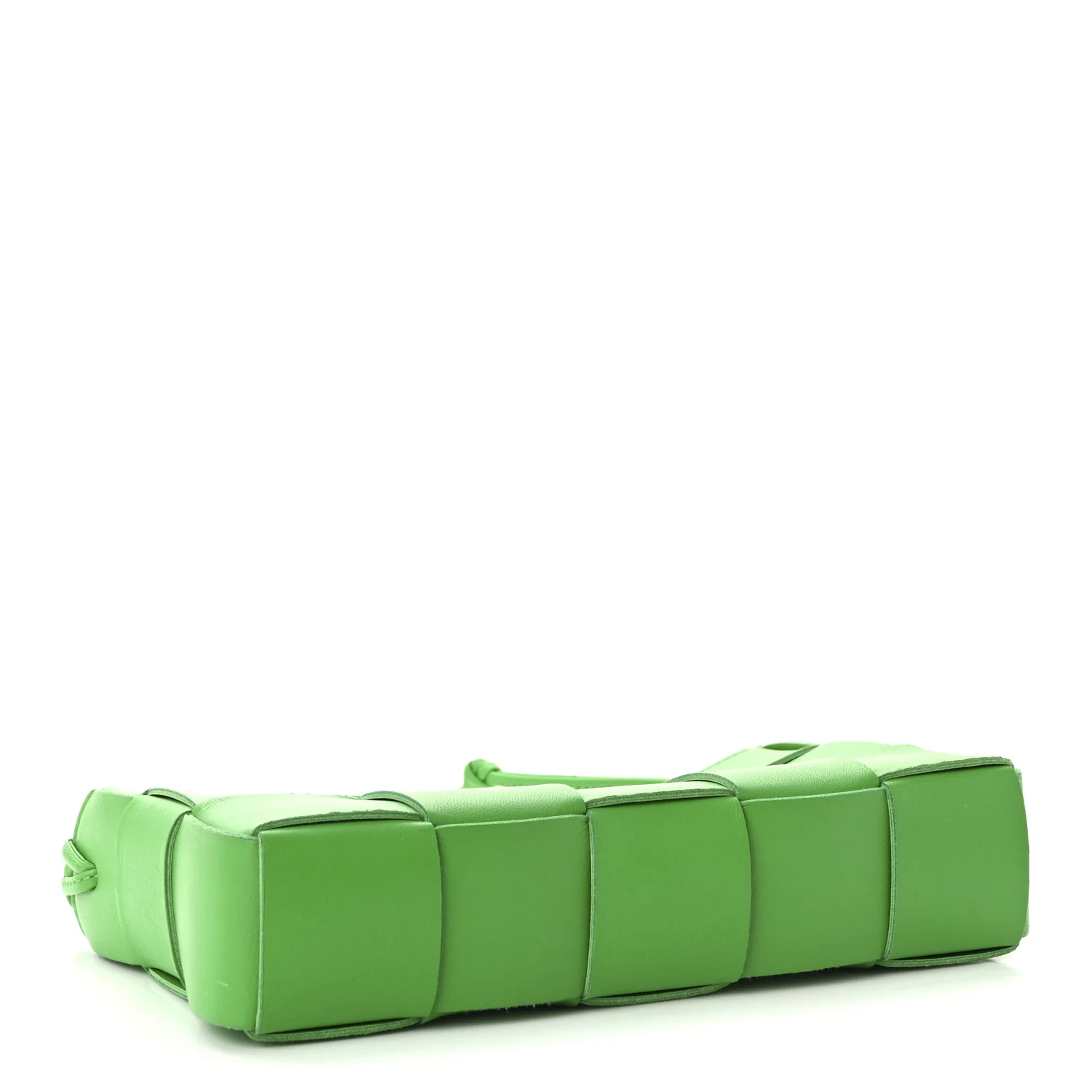 Calfskin Maxi Intrecciato Cassette Pouch On Strap Parakeet - Image 4