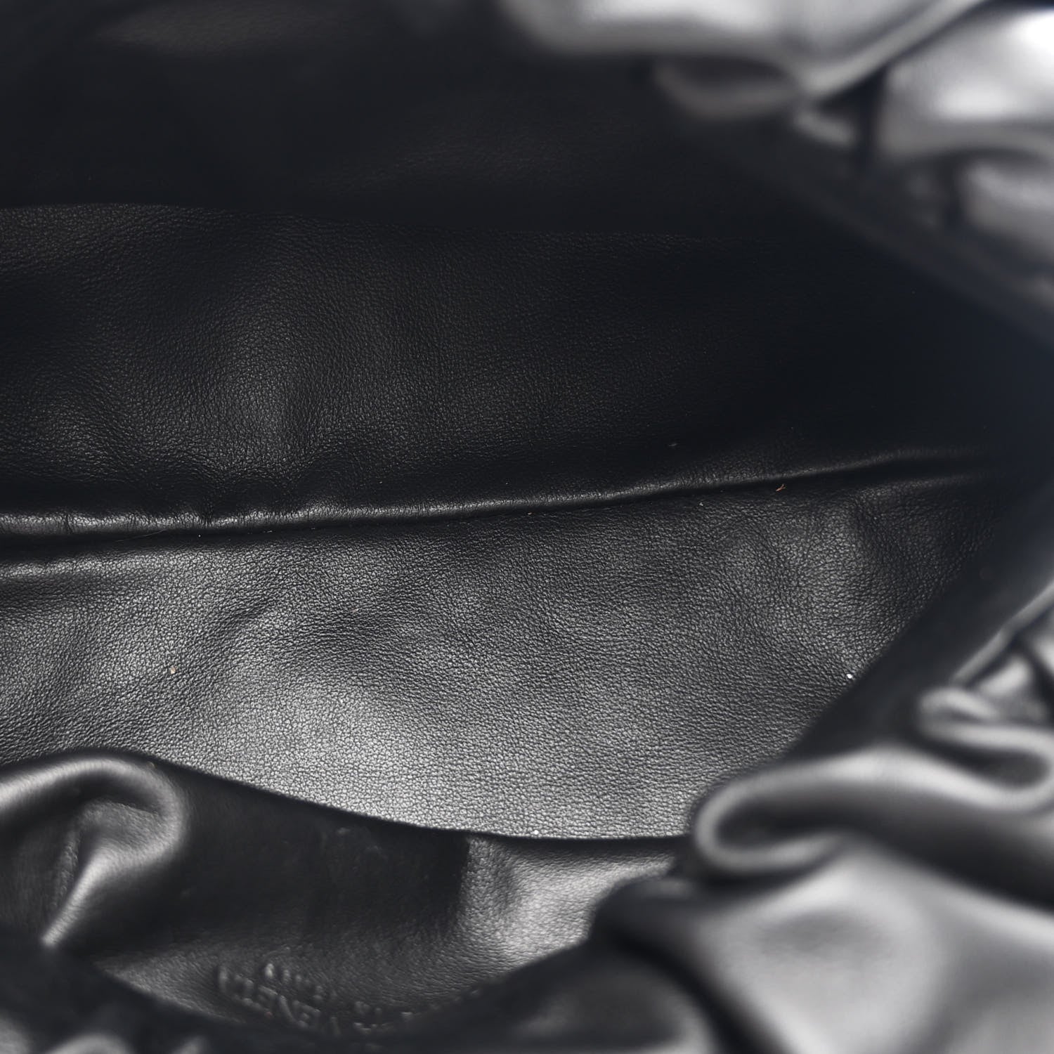 Calfskin The Pouch Chain Black - Image 5