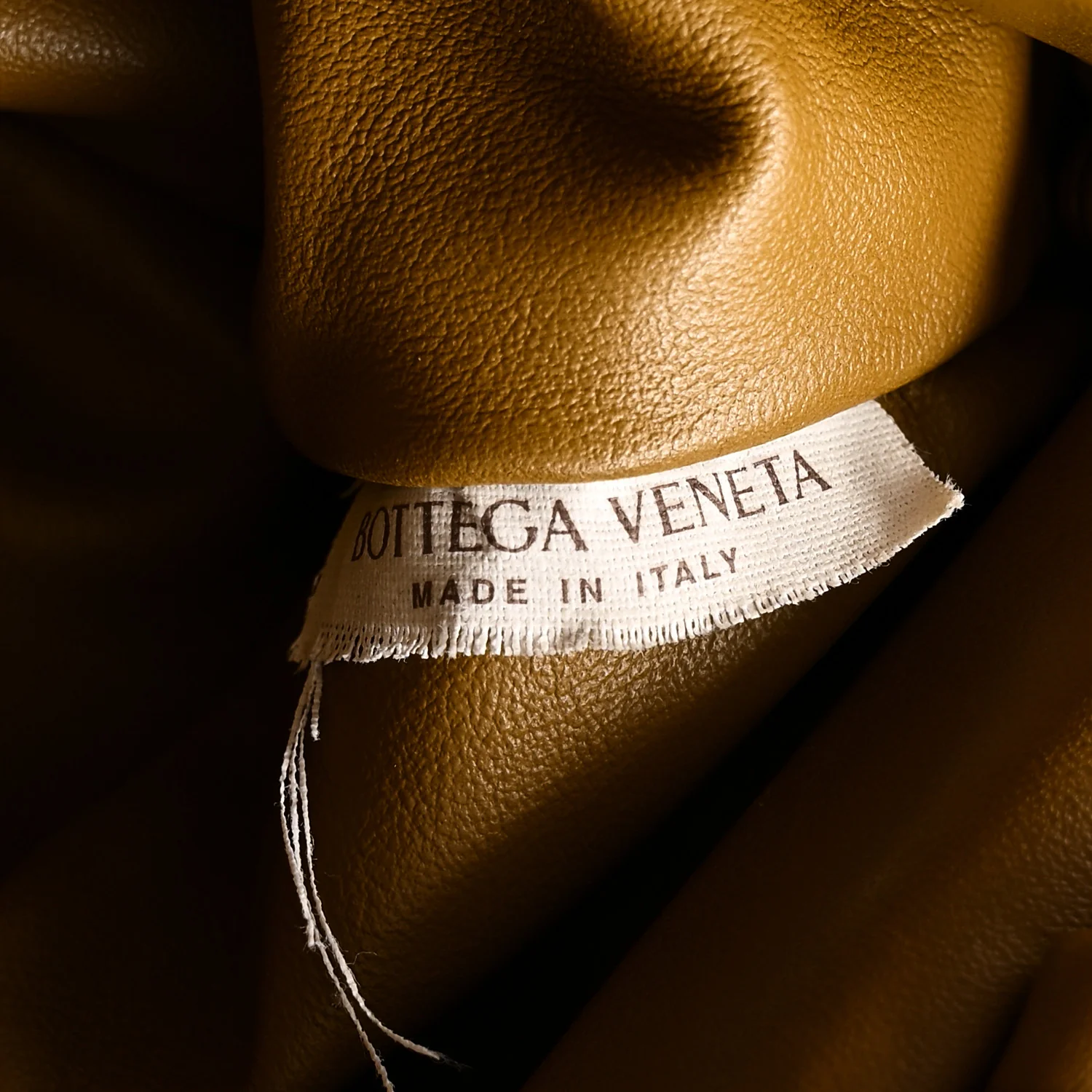 Calfskin The Pouch Chain Moutarde - Image 6