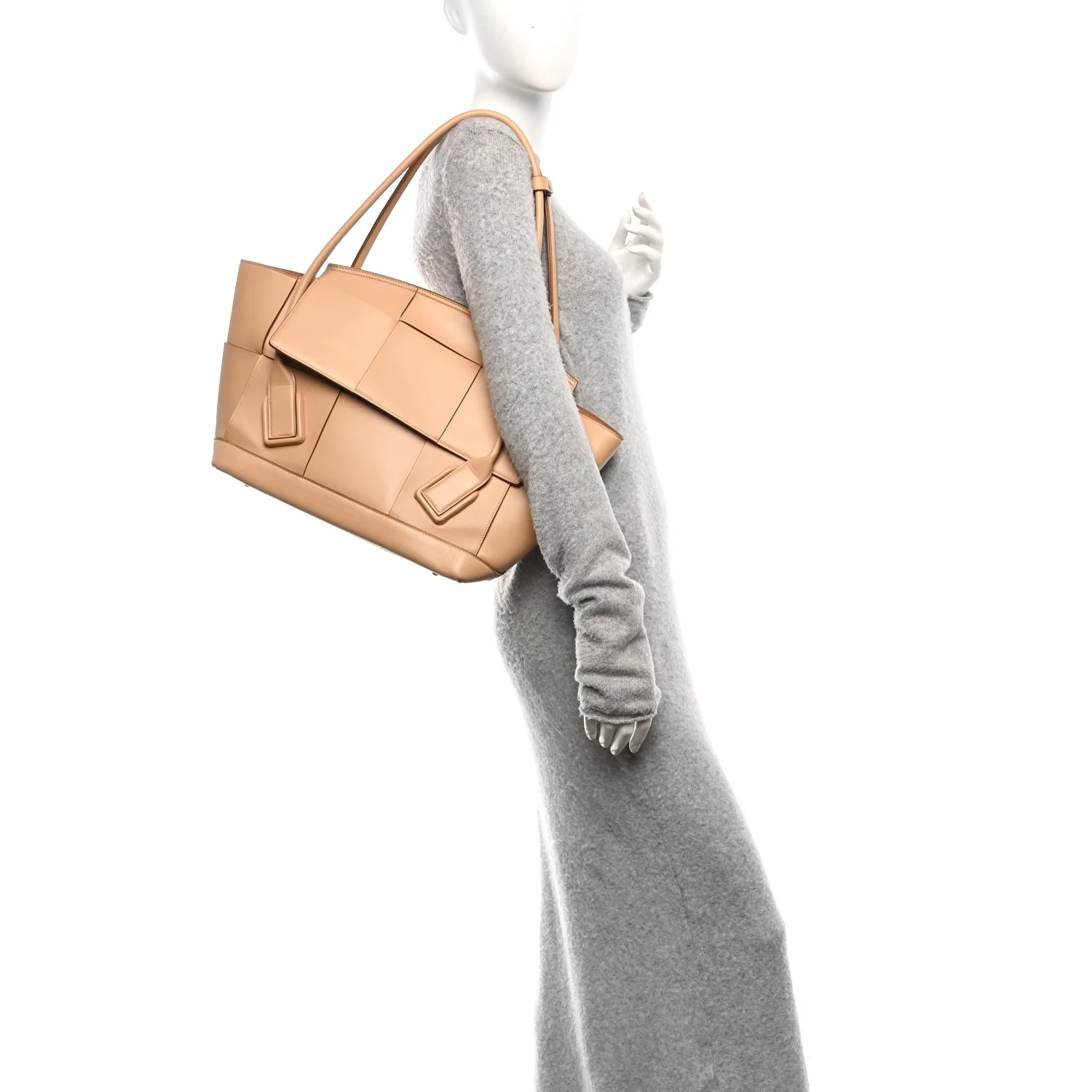 Grained Calfskin Maxi Intrecciato Medium Arco Nude - Image 2