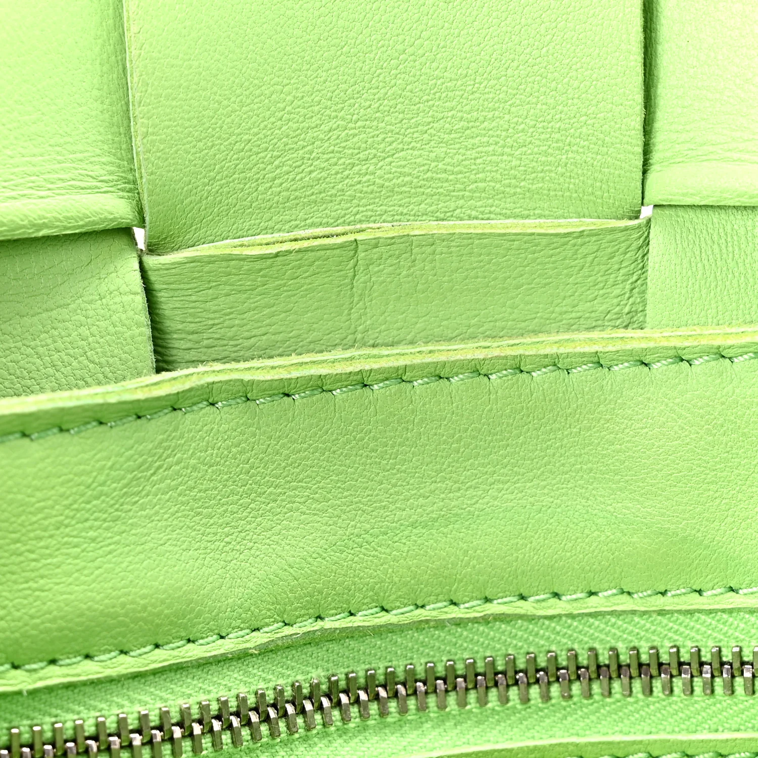 Lambskin Maxi Intrecciato Cassette Crossbody Bag Pistachio - Image 11