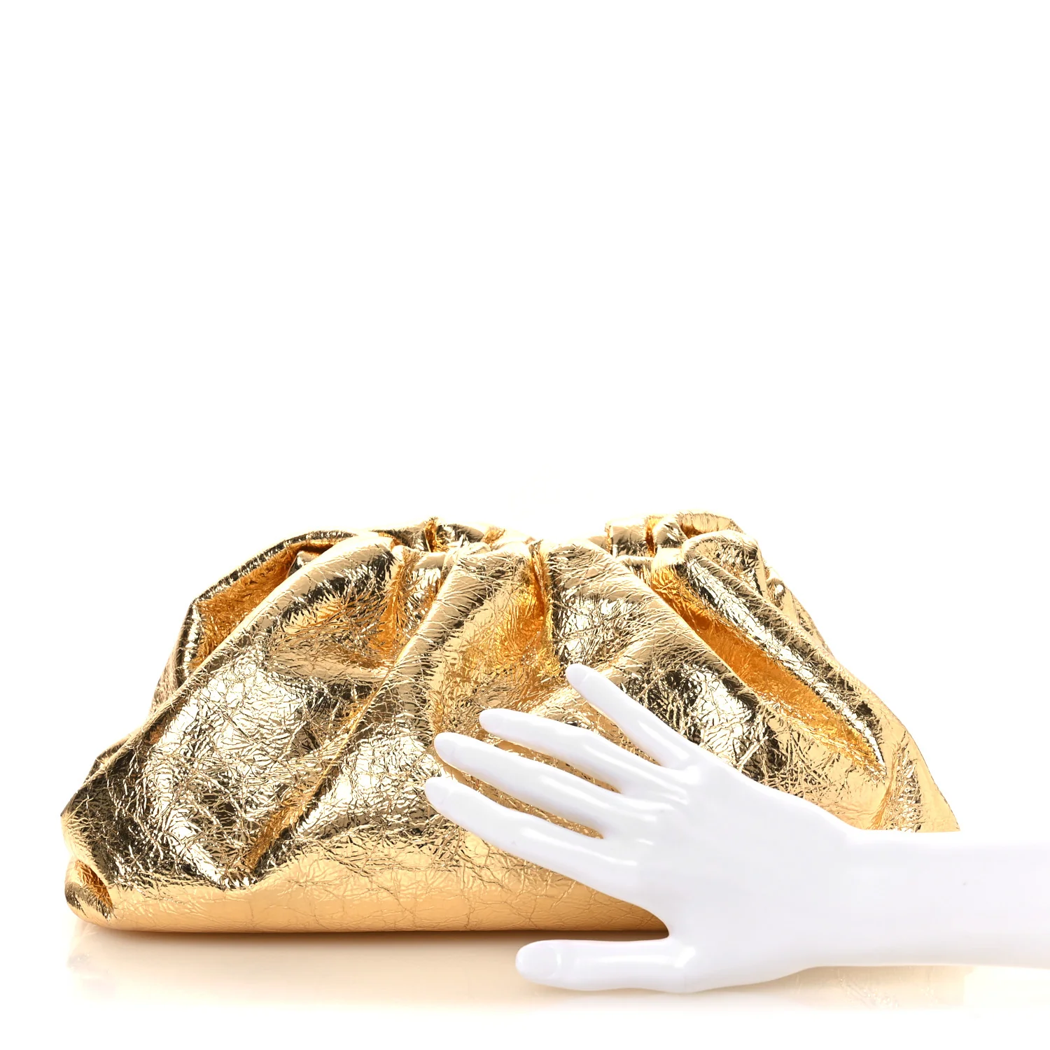 Metallic Crinkled Lambskin The Pouch Oversized Clutch Oro - Image 2