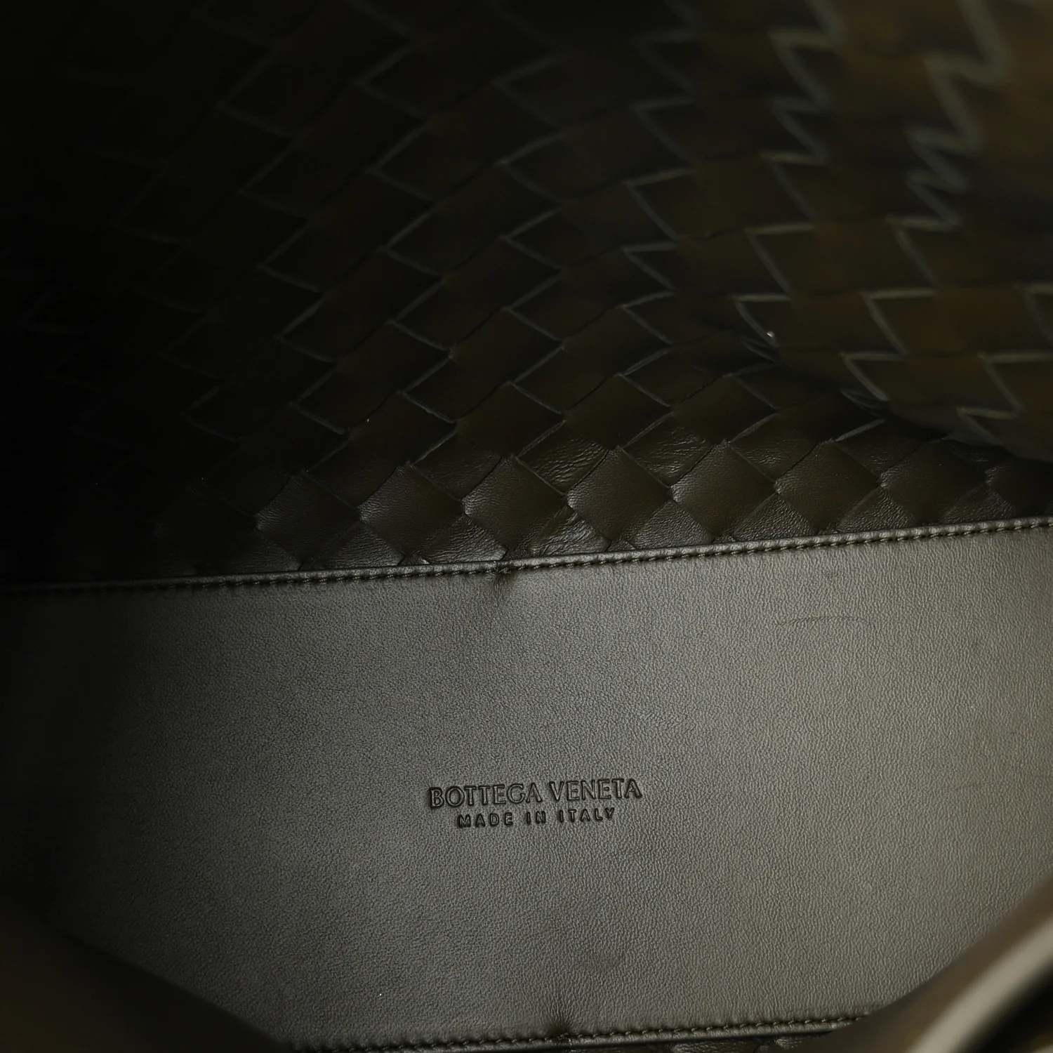 Nappa Intrecciato Medium Andiamo Shoulder Bag Kaki - Image 5