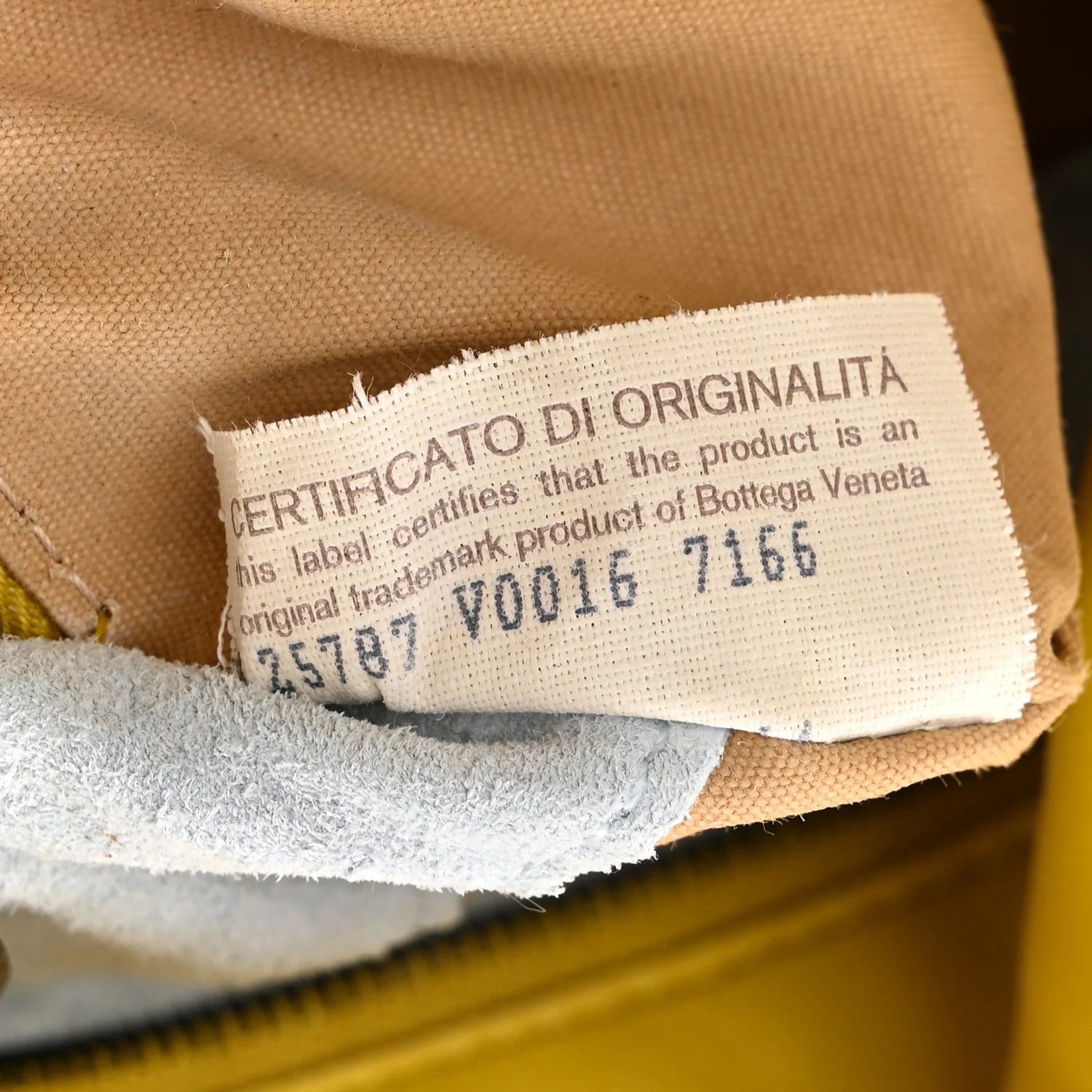 Nappa Intrecciato Medium Campana Buttercup - Image 8