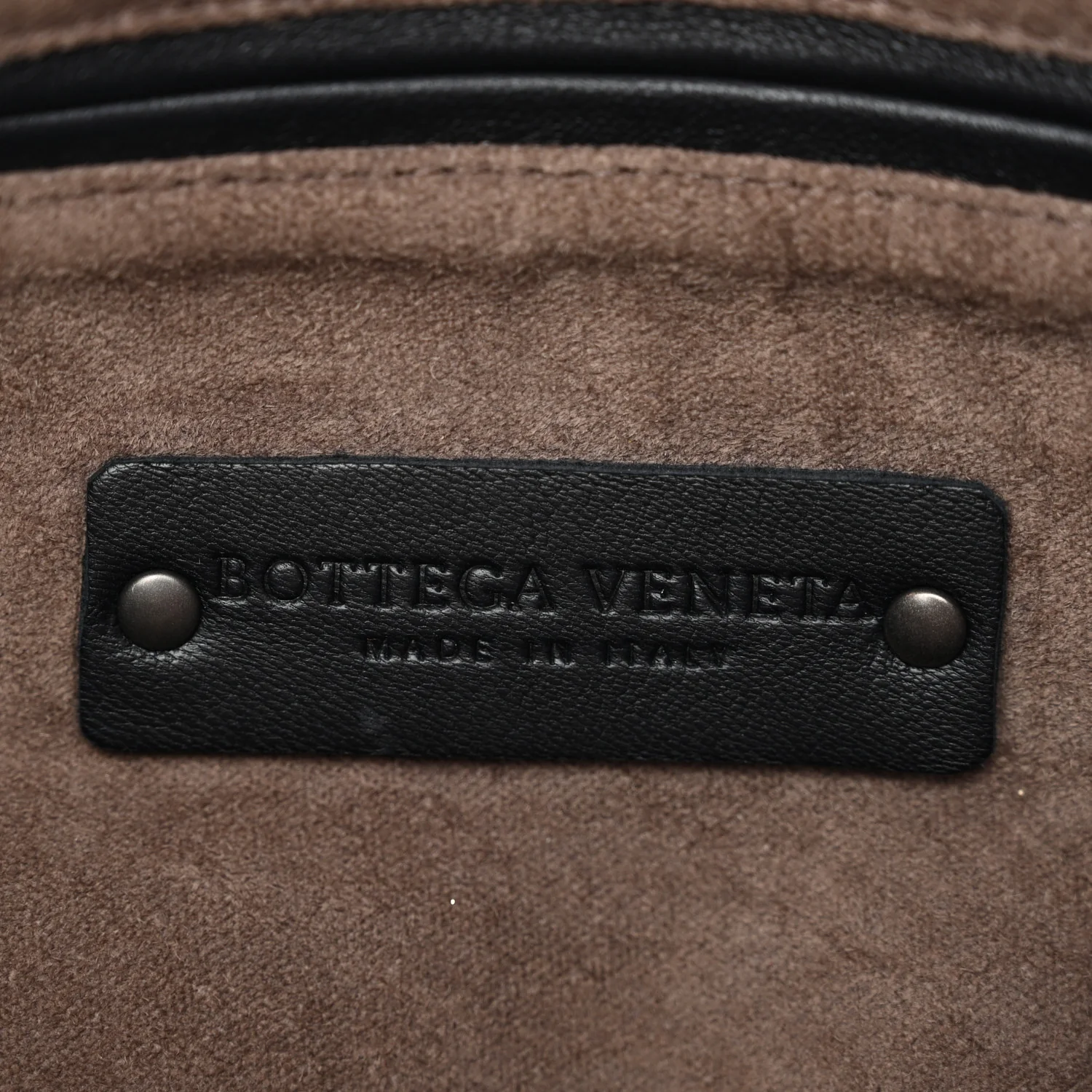 Nappa Intrecciato Medium Veneta Hobo Black - Image 7