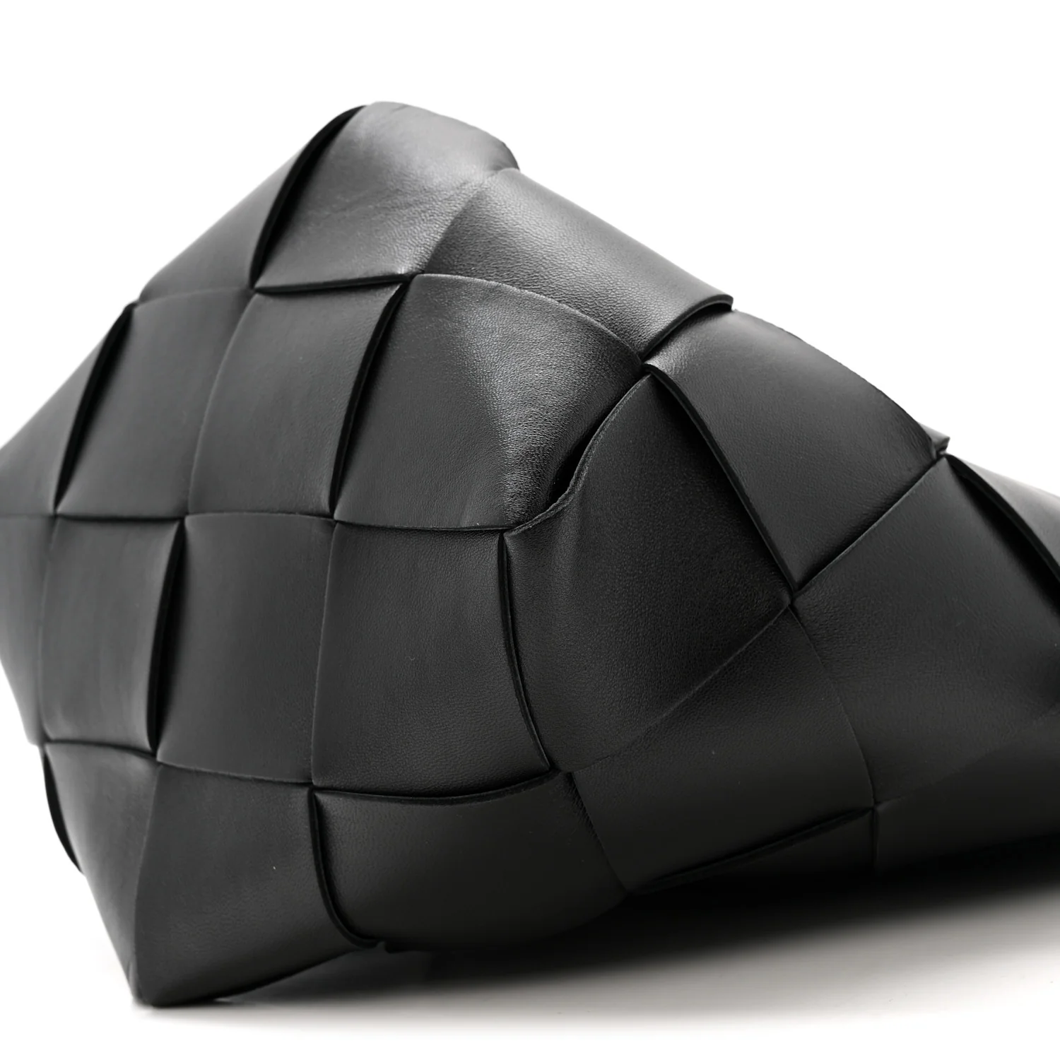 Nappa Maxi Intrecciato Clasp Bucket Bag Black - Image 9