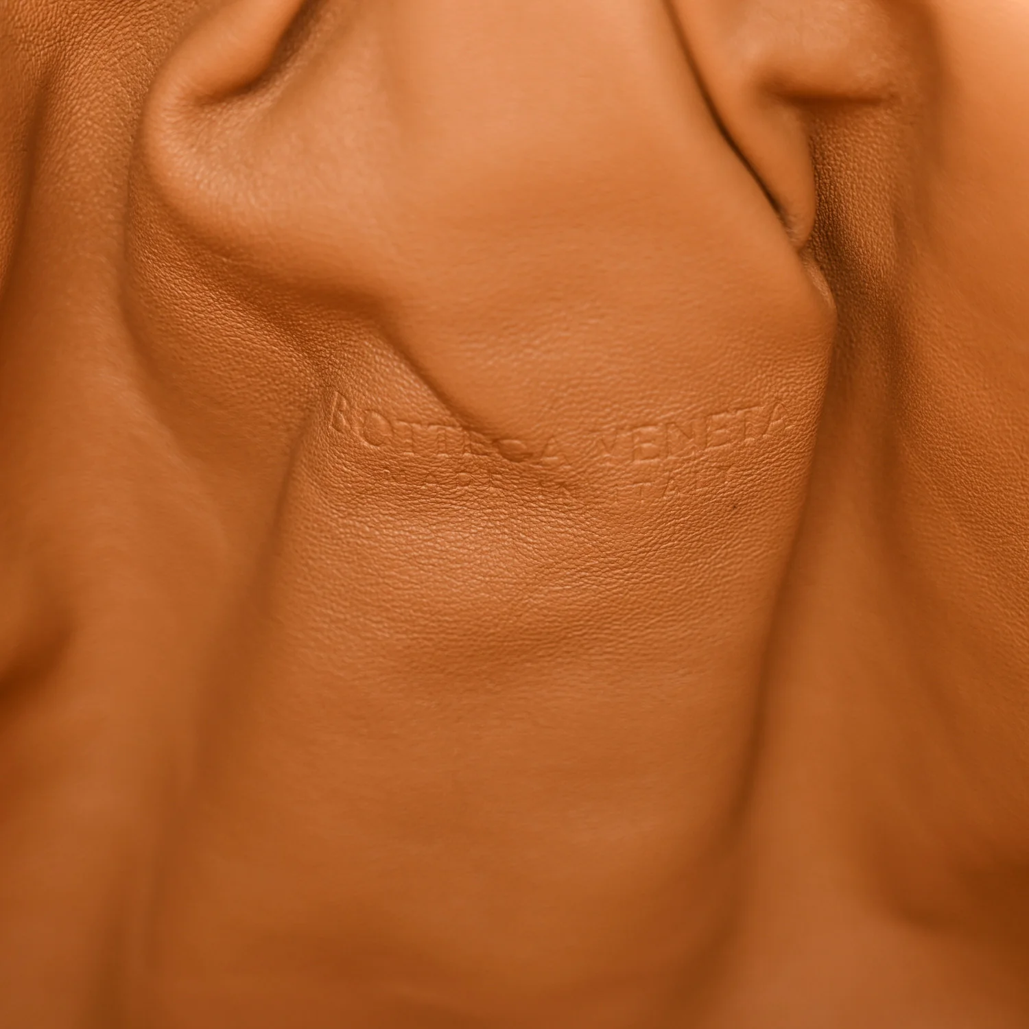 Nappa Maxi Intrecciato The Pouch Oversized Clutch Caramel - Image 8