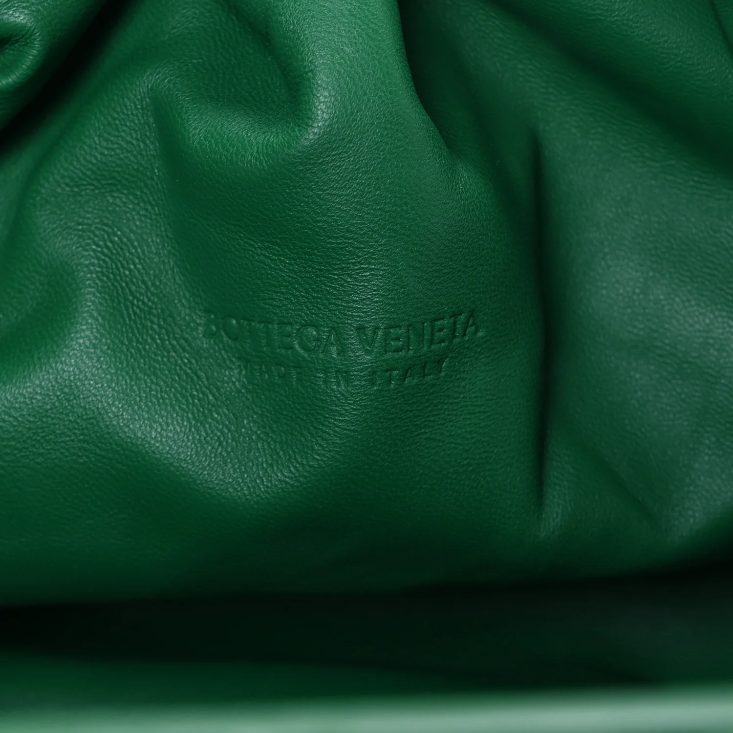 Nappa Maxi Intrecciato The Pouch Oversized Clutch Racing Green - Image 6