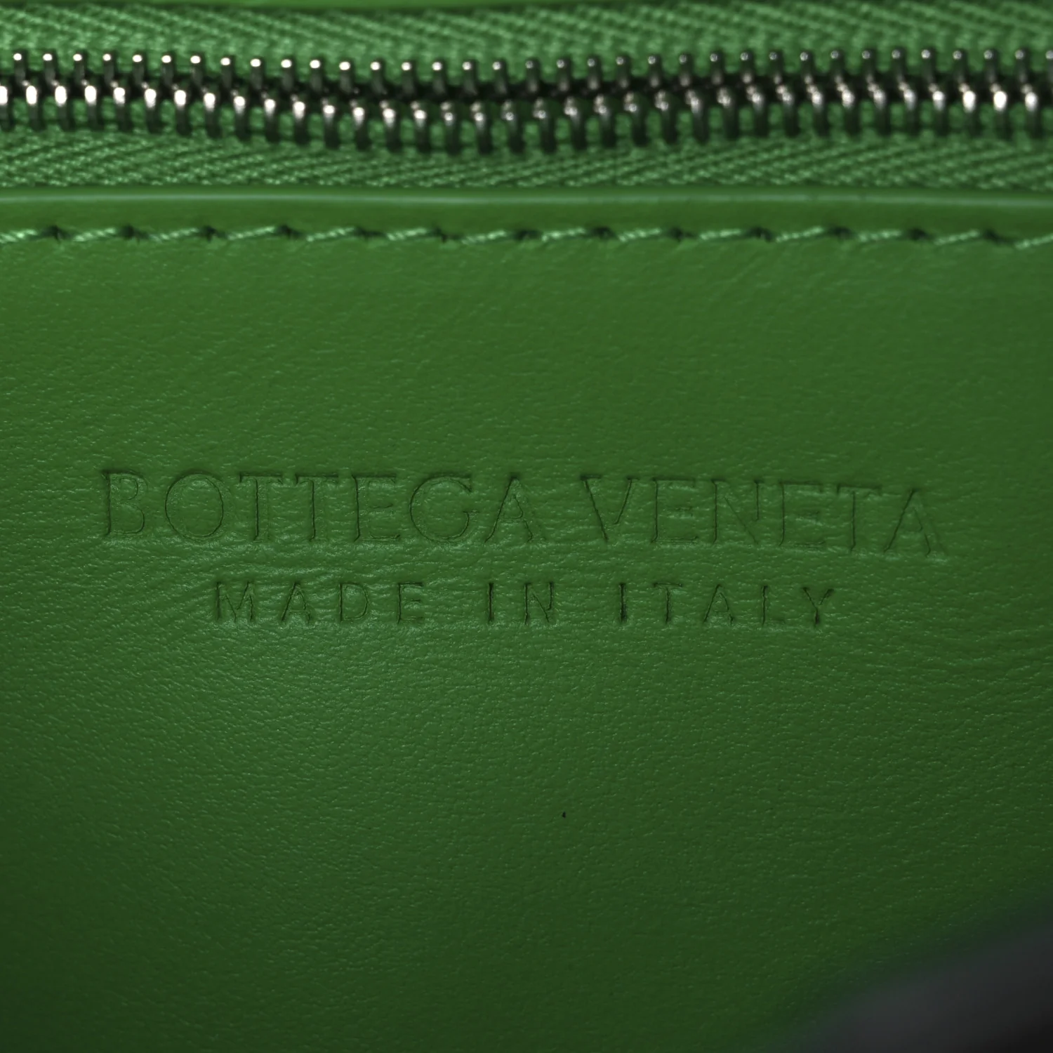 Nappa Maxi Intreccio Cassette Bag Black Avocado - Image 6