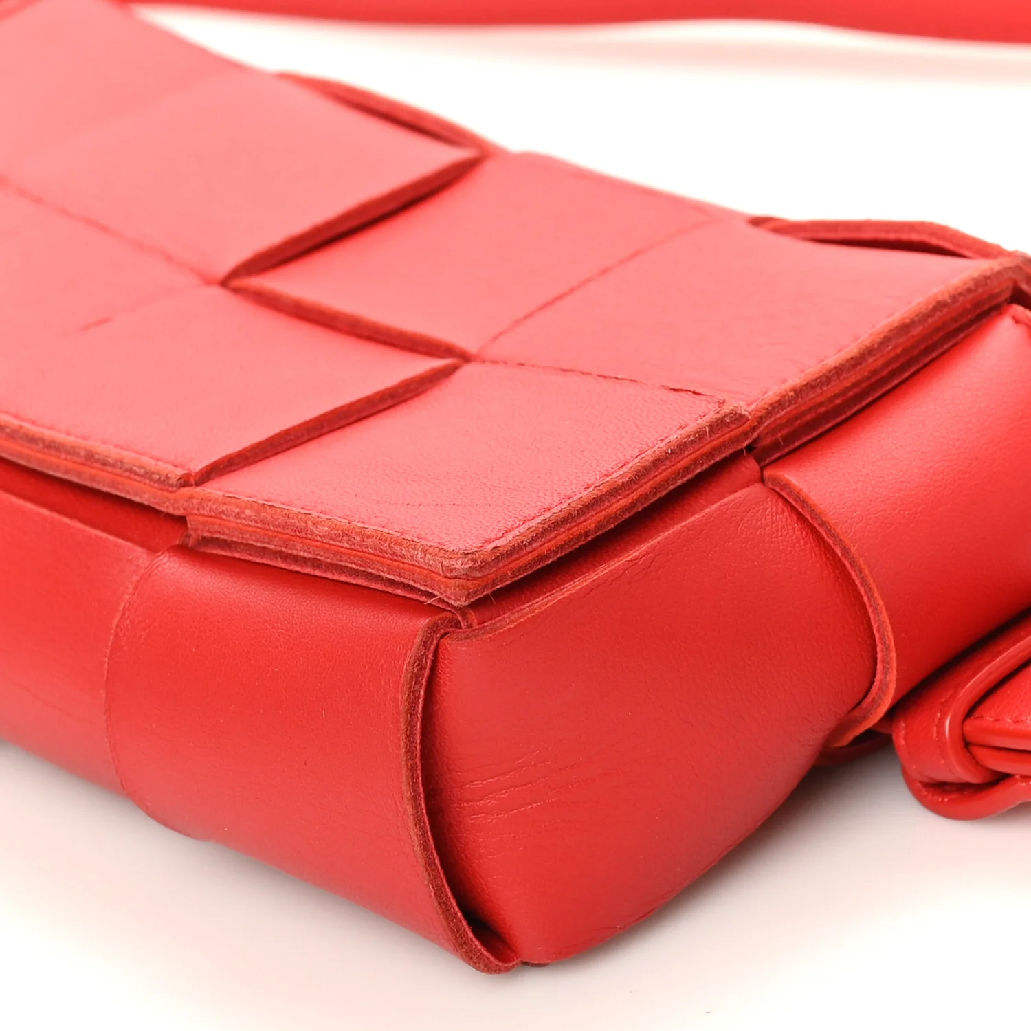 Nappa Maxi Intreccio The Belt Cassette Bag Bright Red - Image 9