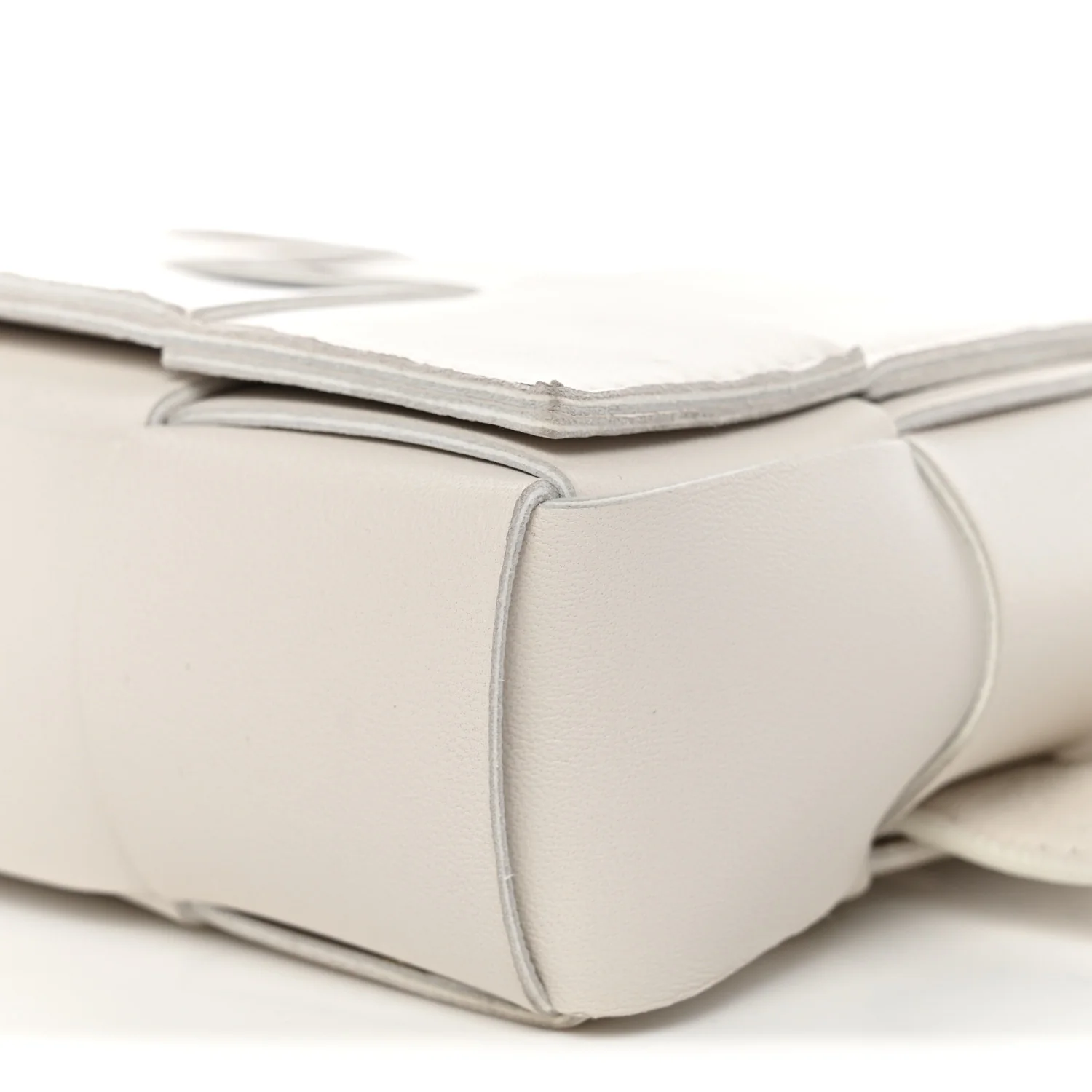 Nappa Maxi Intreccio The Belt Cassette Bag White - Image 10