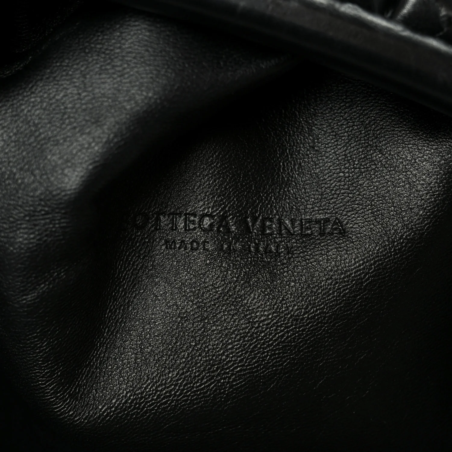 Nappa Maxi Intreccio The Pouch Oversized Clutch Black - Image 6
