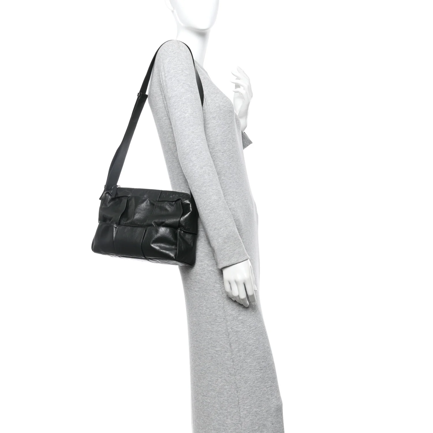 Paper Calfskin Maxi Intreccio Medium Arco Camera Bag Camping - Image 2