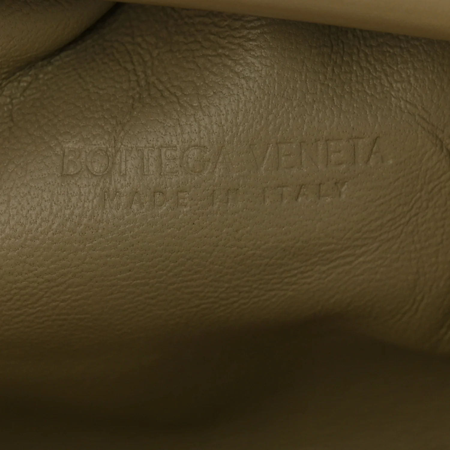 Patent Intrecciato The Mini Pouch Travertine - Image 6