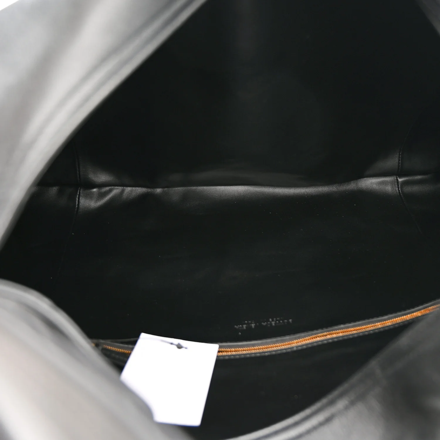 Silky Calfskin Large Hop Black - Image 9