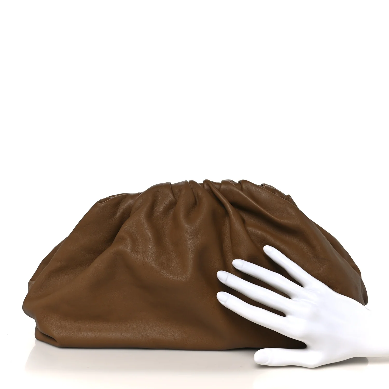 Smooth Butter Calf The Pouch Oversized Clutch Cammello - Image 3