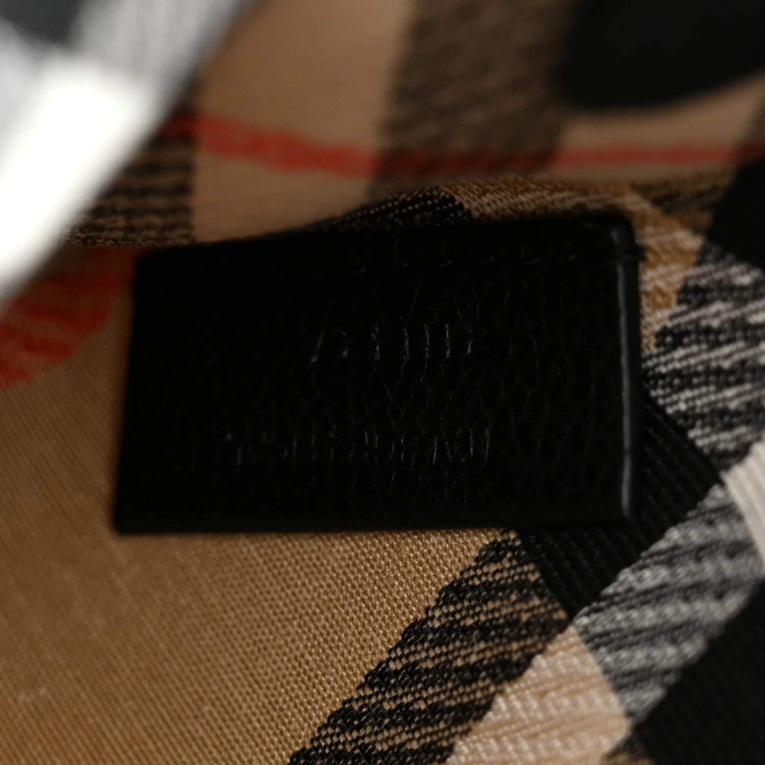 Grainy Calfskin Nova Check Small Cotswolds Pouch Black - Image 7