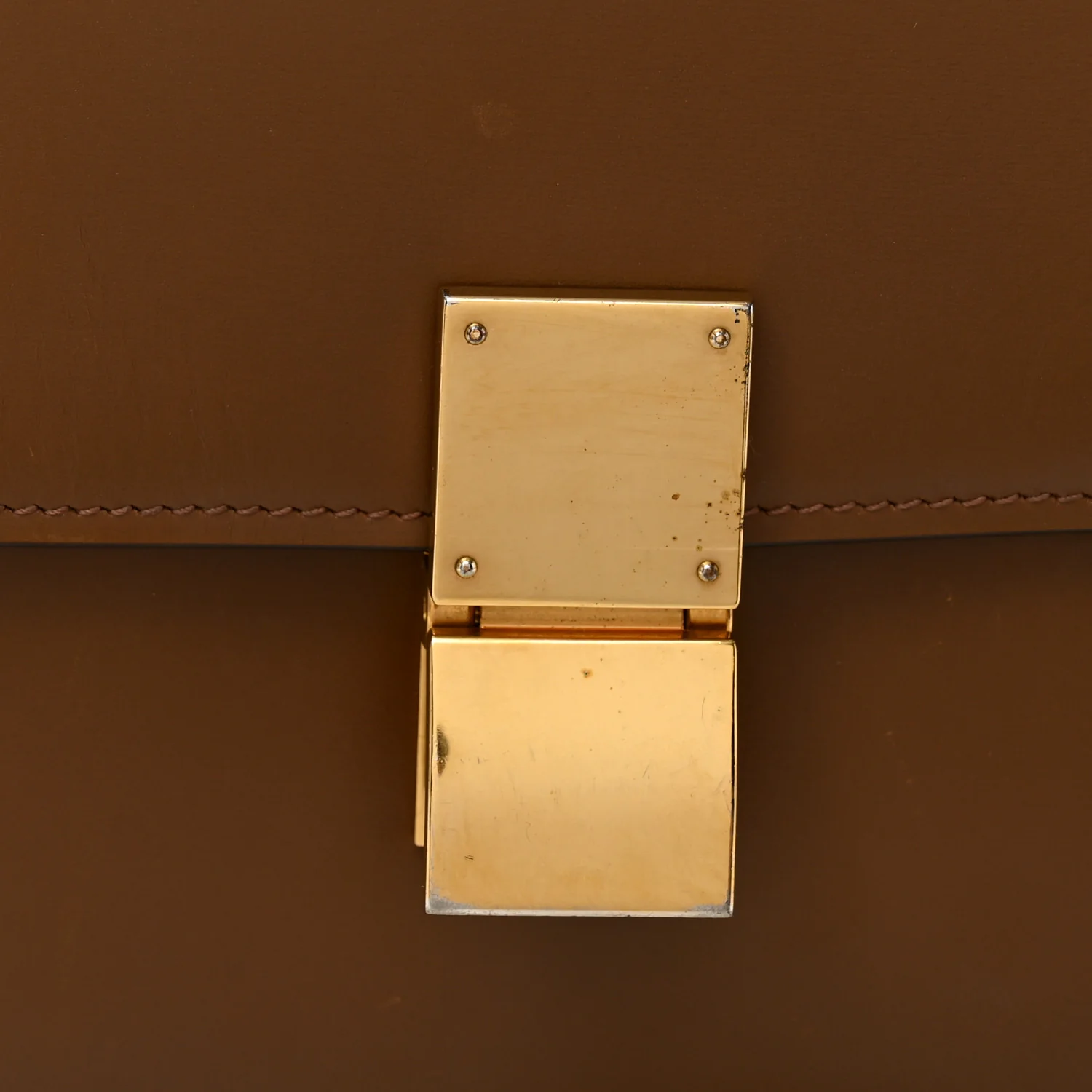 Box Calfskin Medium Classic Box Flap Bag Camel - Image 8
