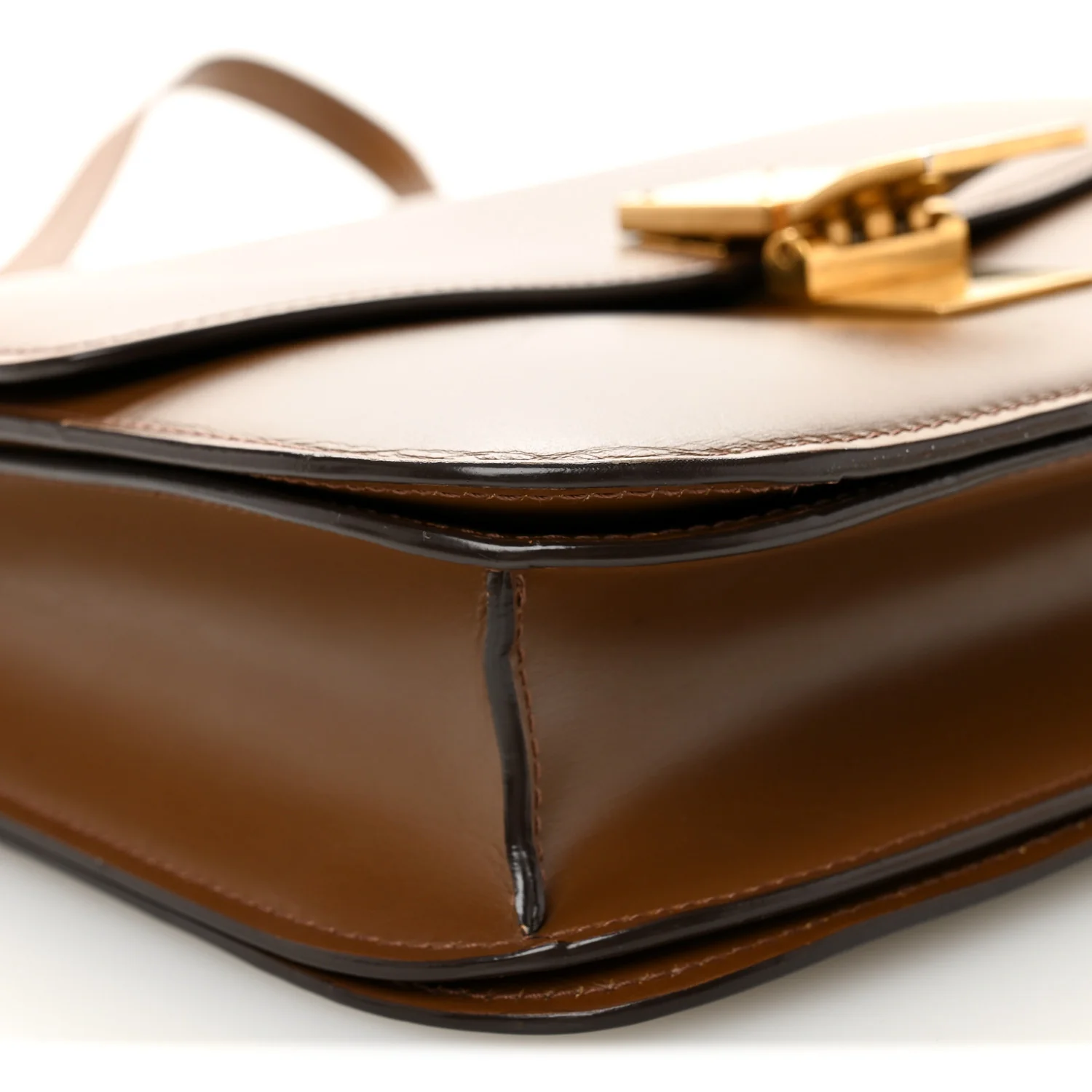Box Calfskin Medium Classic Box Flap Bag Camel - Image 9