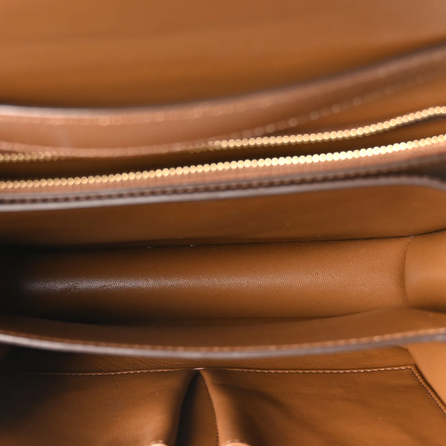 Box Calfskin Medium Classic Box Flap Bag Camel - Image 5