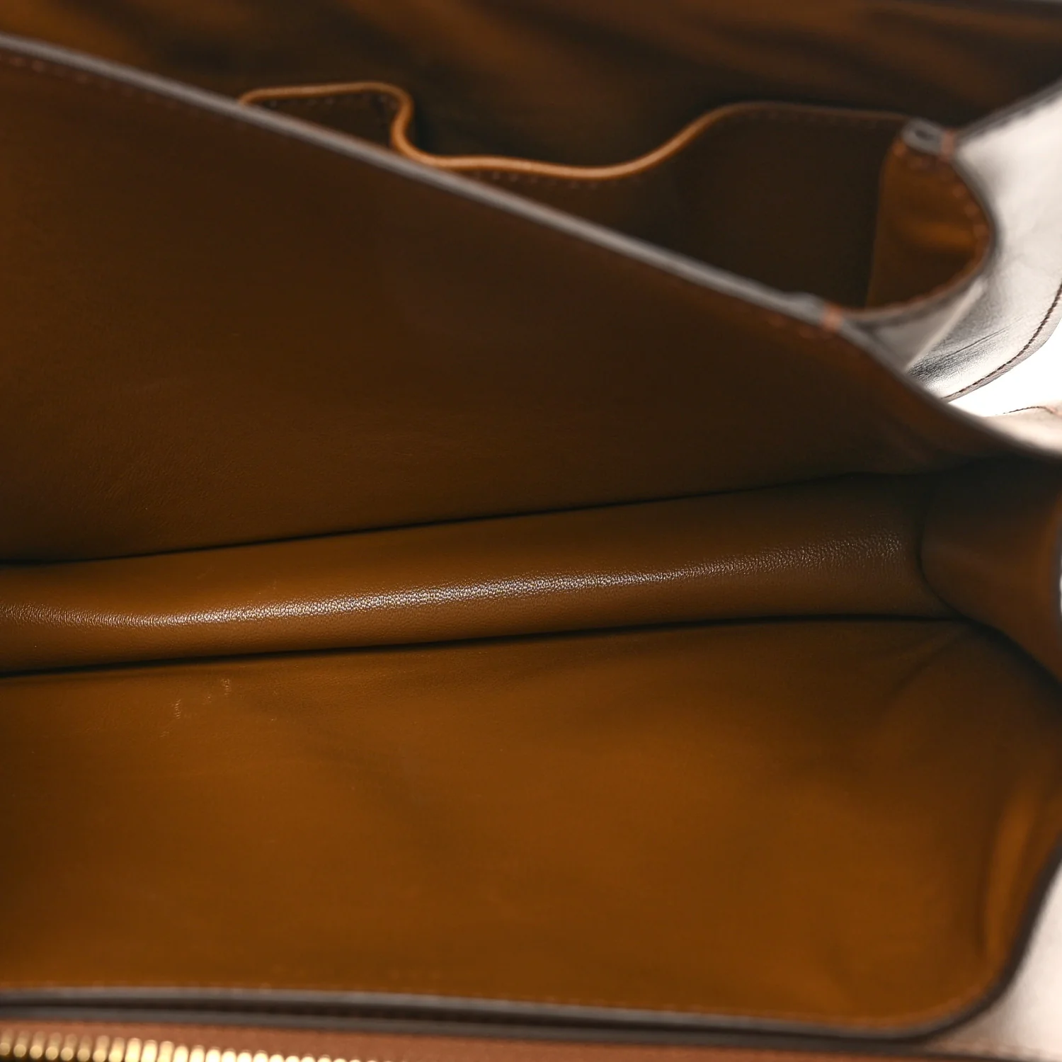 Box Calfskin Medium Classic Box Flap Bag Camel - Image 5