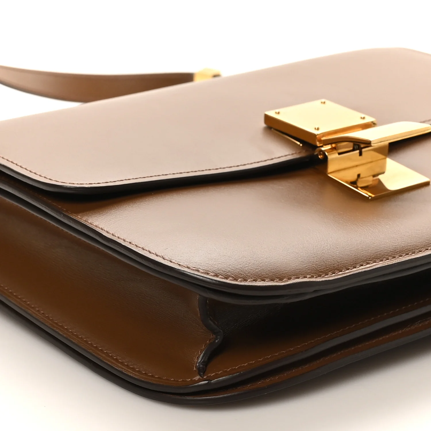 Box Calfskin Medium Classic Box Flap Bag Camel - Image 9