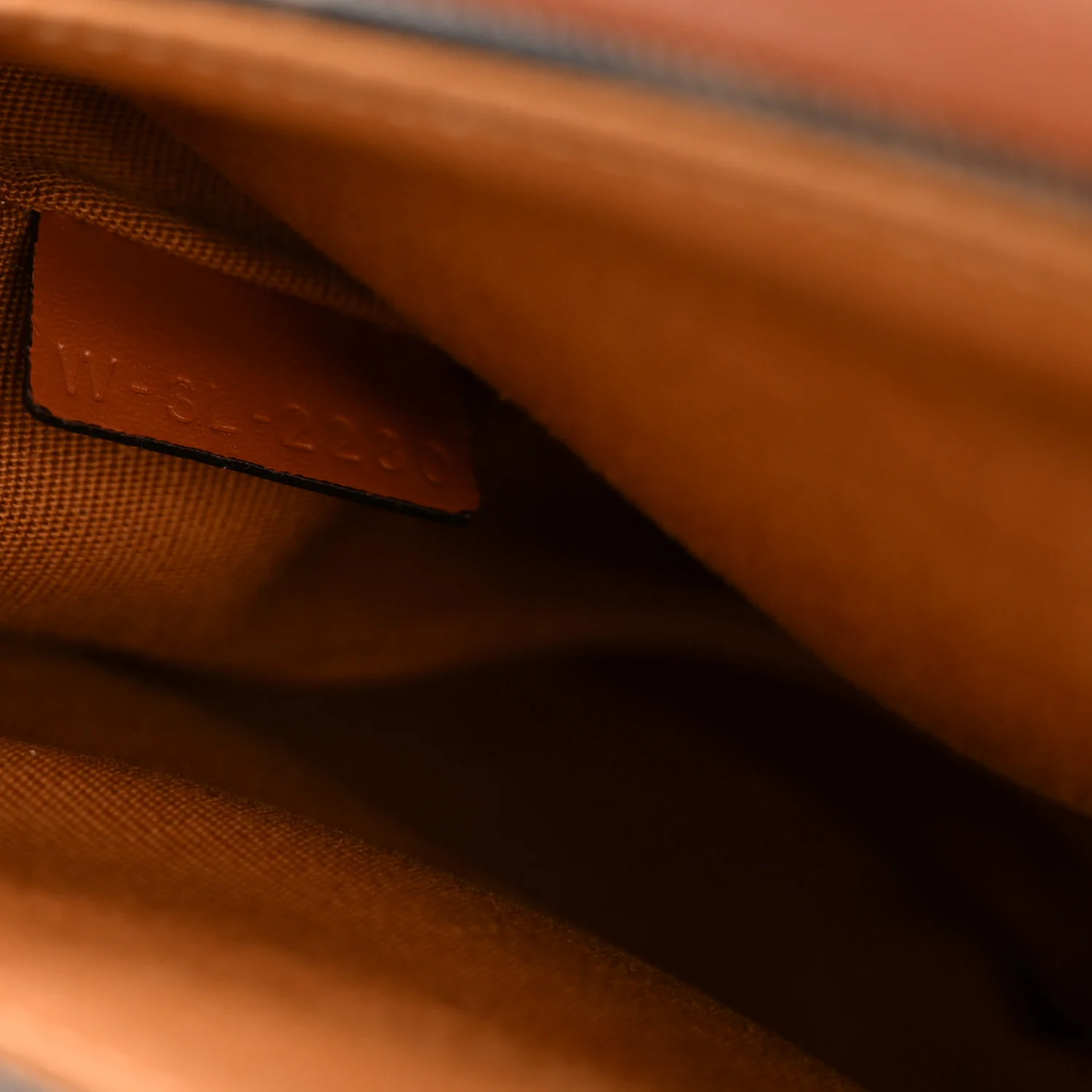 Calfskin Triomphe Besace Tan - Image 8
