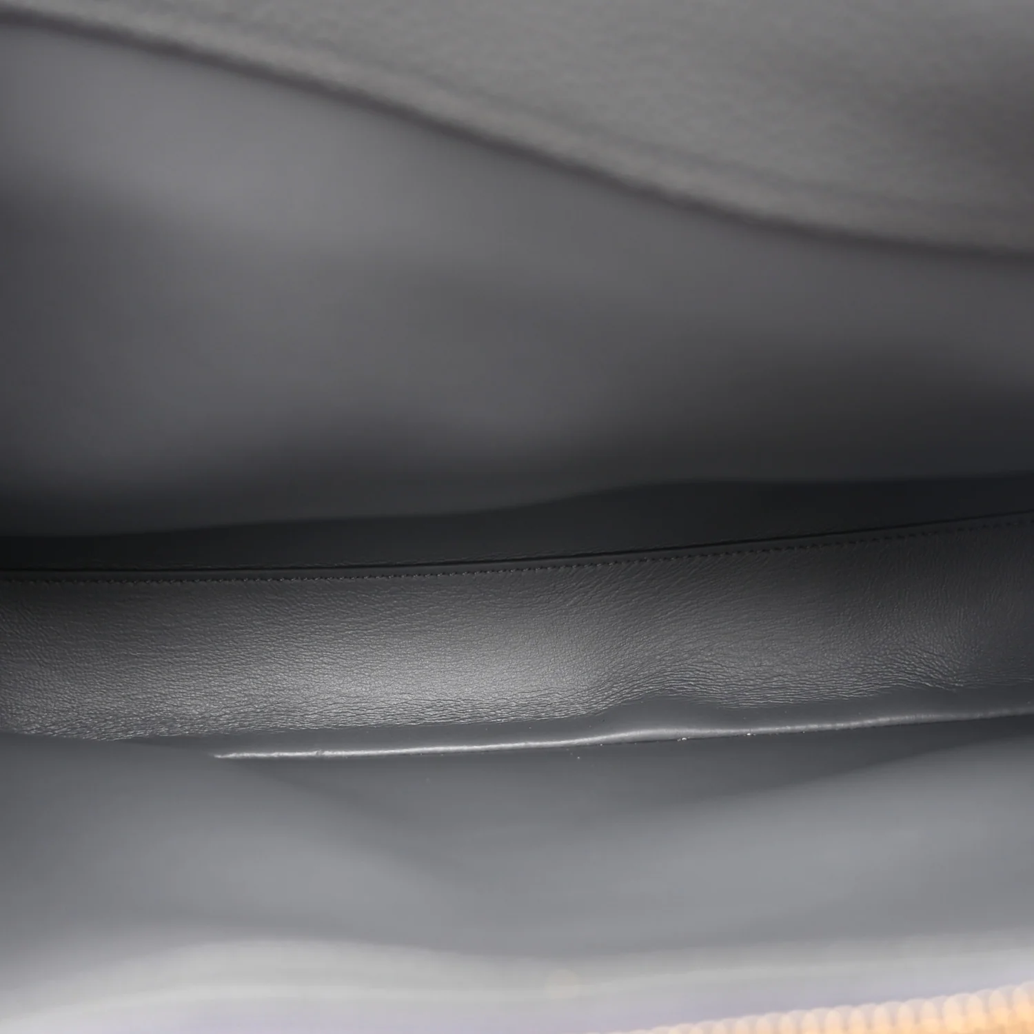 Grained Calfskin Medium 16 Top Handle Bag Grey - Image 4