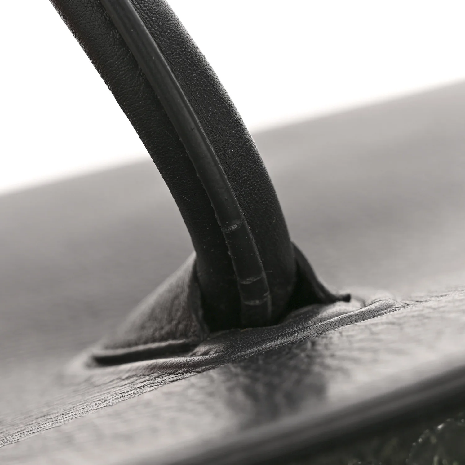 Grained Calfskin Medium Phantom Luggage Black - Image 14