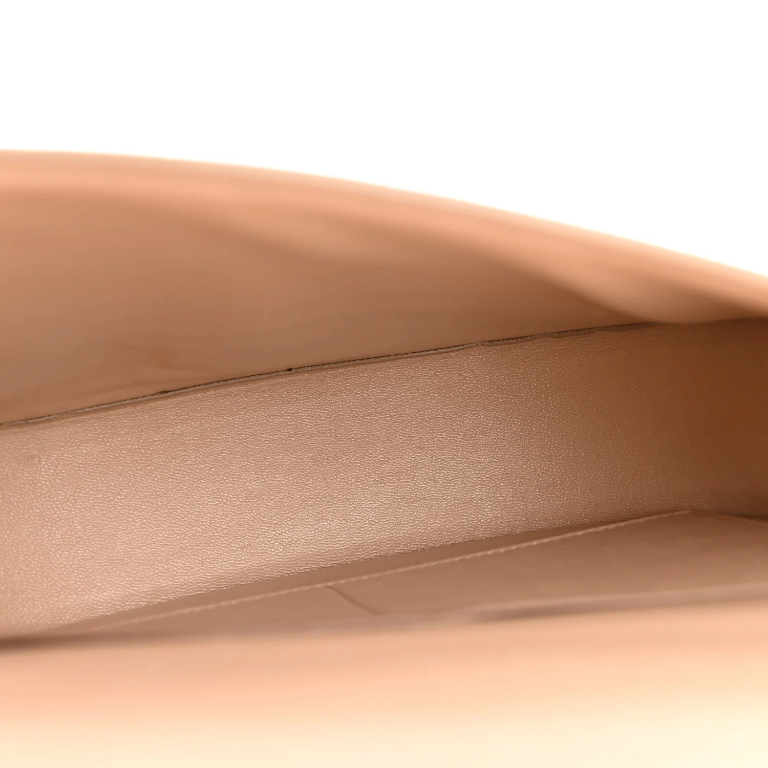Grained Calfskin Medium Trotteur  Powder - Image 5