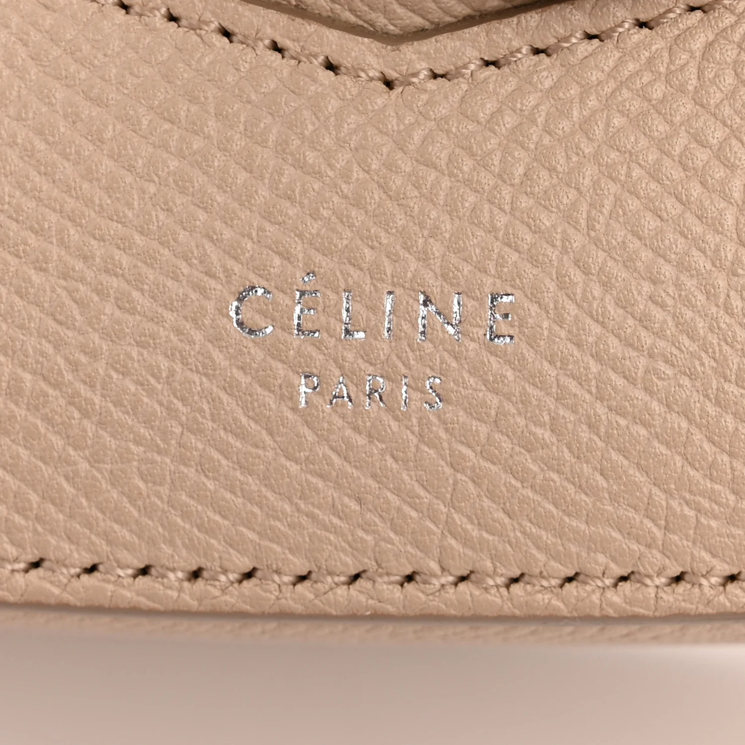Grained Calfskin Medium Trotteur  Powder - Image 6