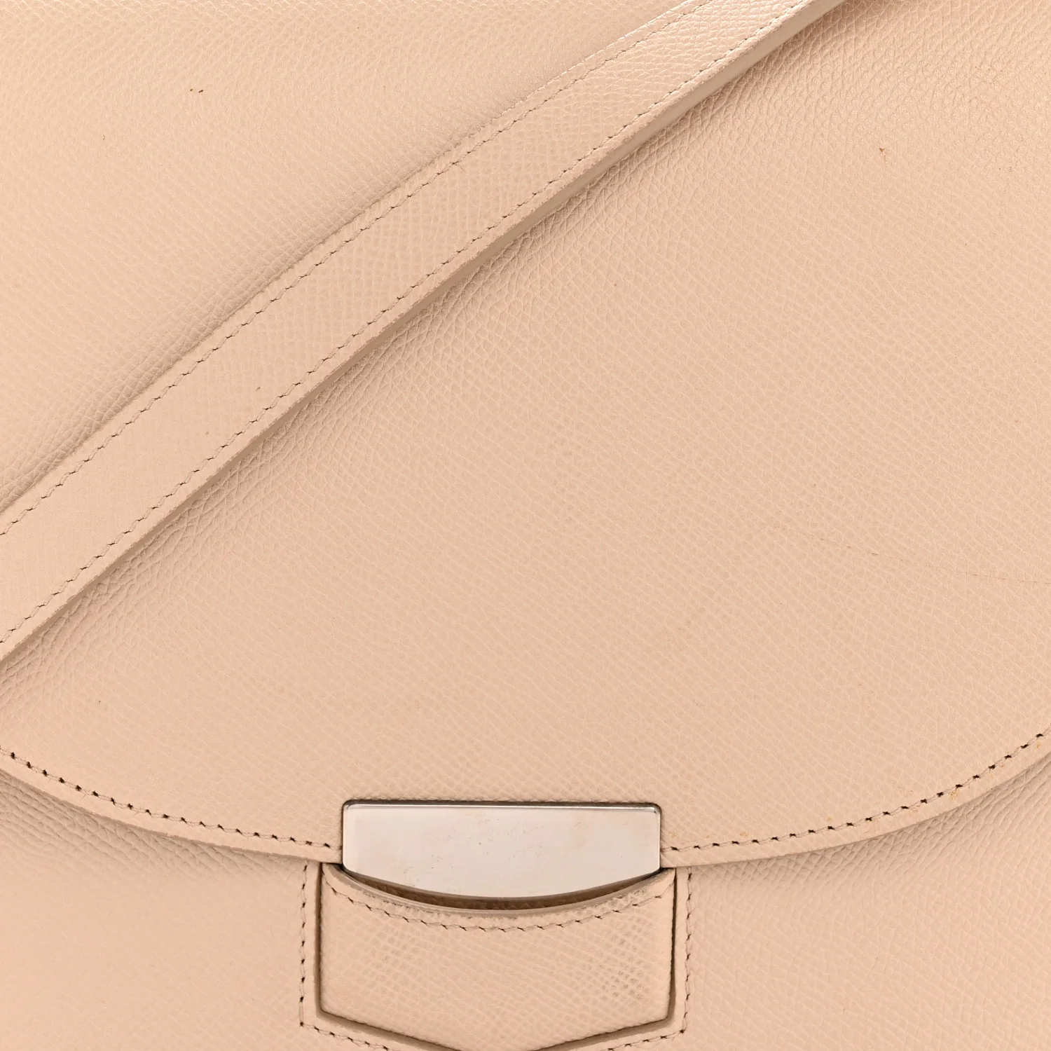 Grained Calfskin Medium Trotteur  Powder - Image 8