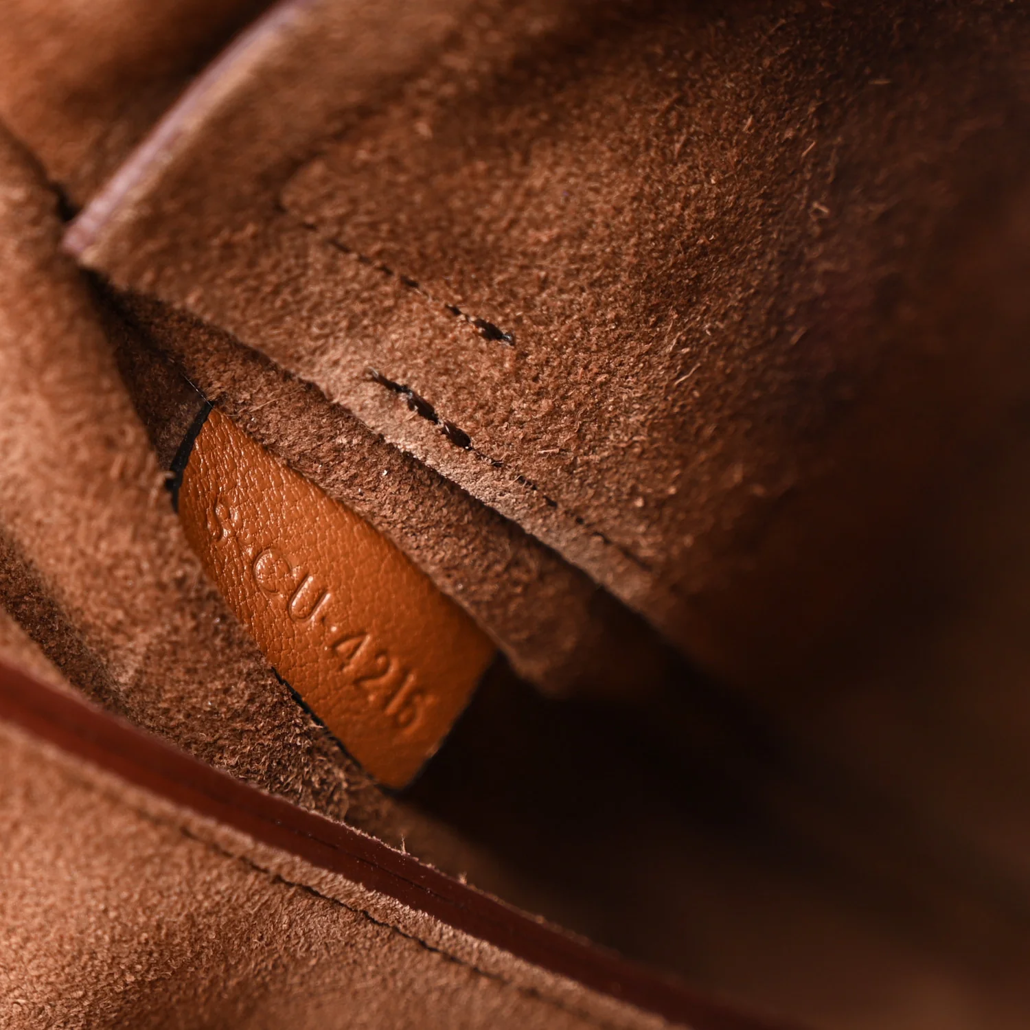 Shiny Lambskin Soft Triomphe Besace Bag Soft Tan - Image 7